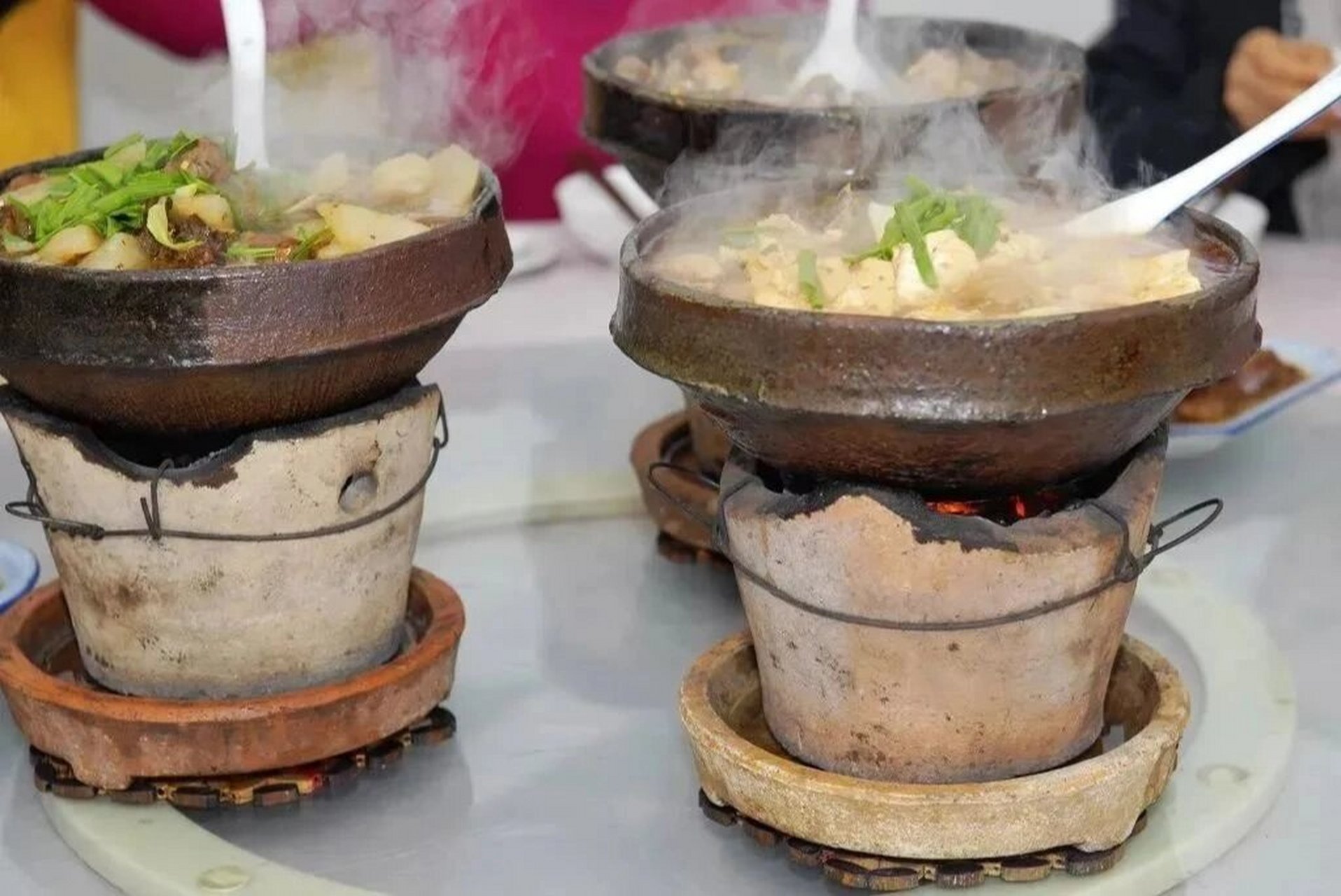 江山冬日美食特辑——廿八都豆腐煲 廿八都的美食有很多,号称八大碗两