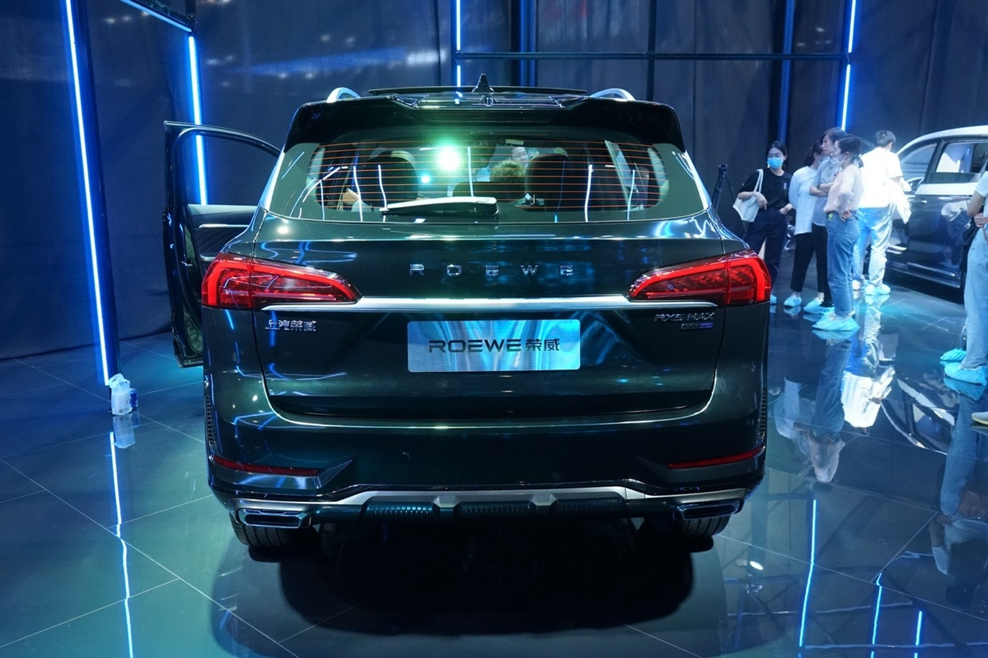 【#2021广州车展# 探馆:中期改款荣威rx5max 实拍曝光】荣威rx5 max