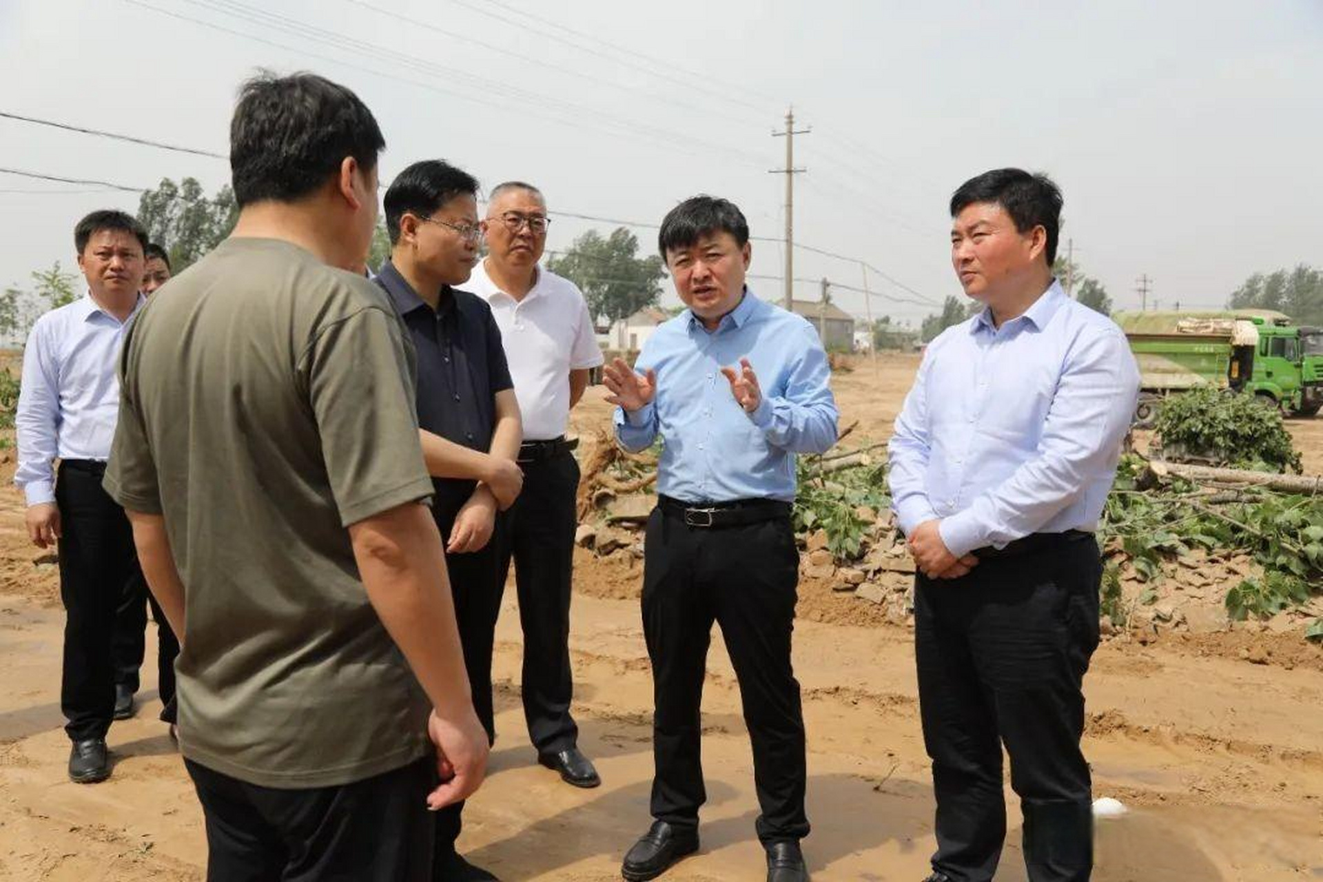 新乡市委常委,常务副市长孙栋来原调研黄河滩区居民迁建工作 5月16日