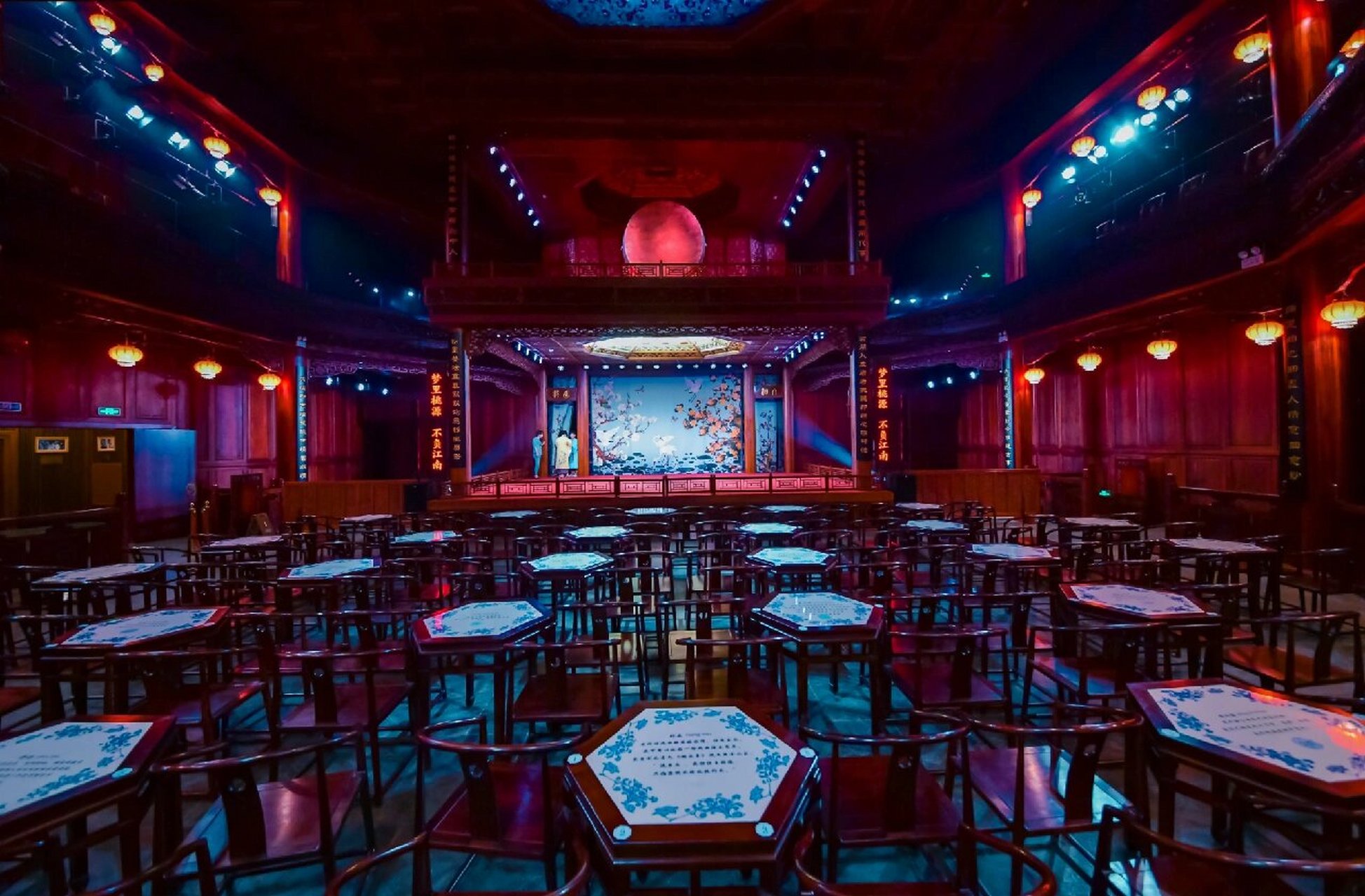 "越剧小镇"坐落于中国女子越剧诞生地——嵊州市甘霖镇施家岙村,是