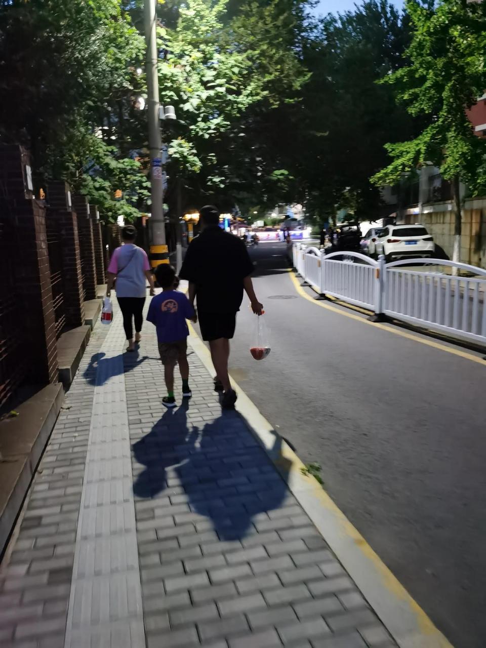 青岛自行车厂从1952年开始生产"国防牌"自行车,分为载重型和普通型"