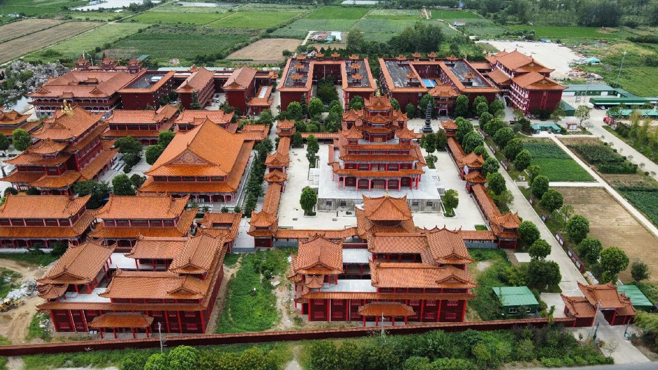 万万没有想到在淮安市洪泽区,竟然还藏着这样一座气势恢宏的寺院.