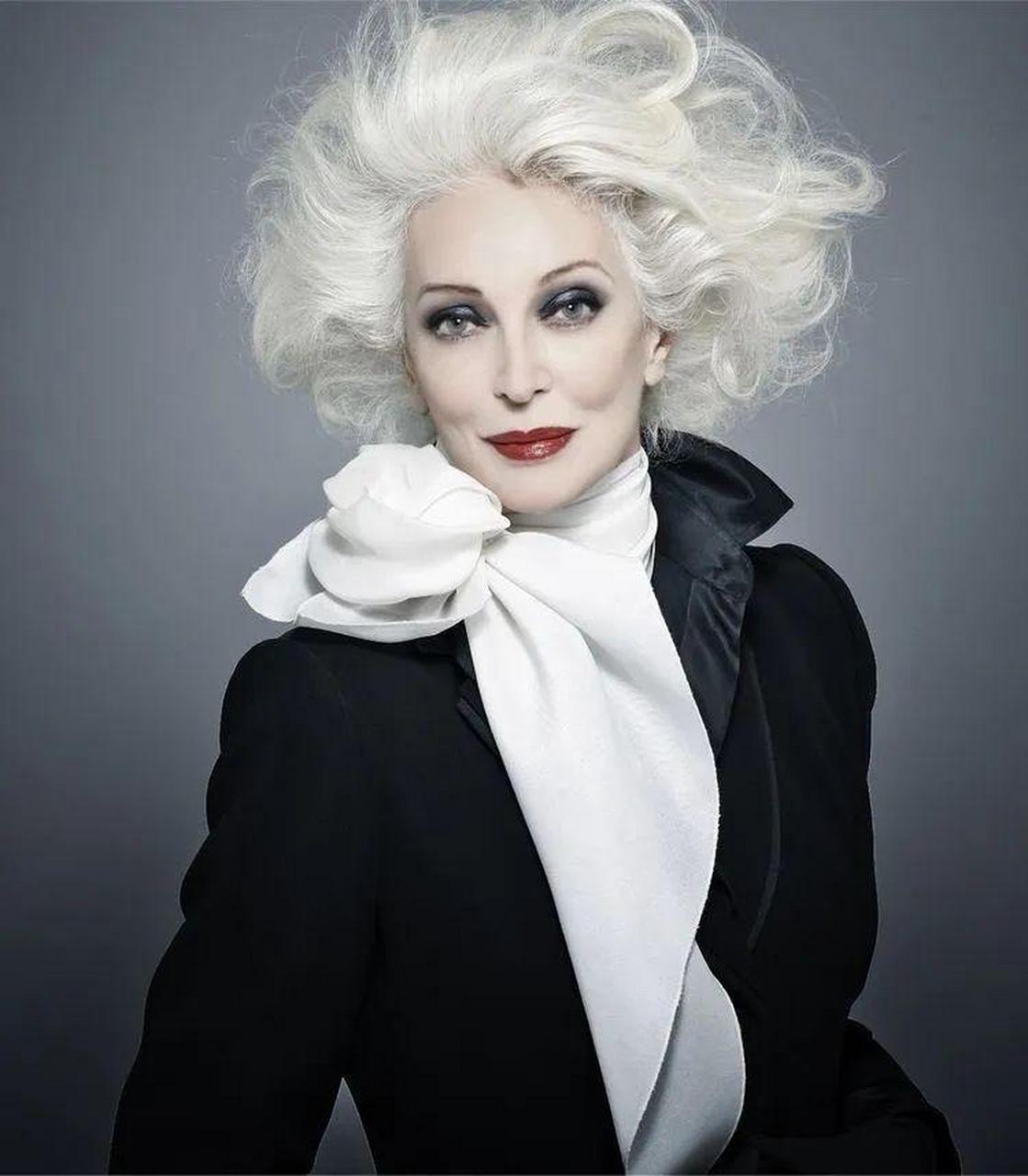 而从十三岁入行,到目前她已经在时尚圈工作