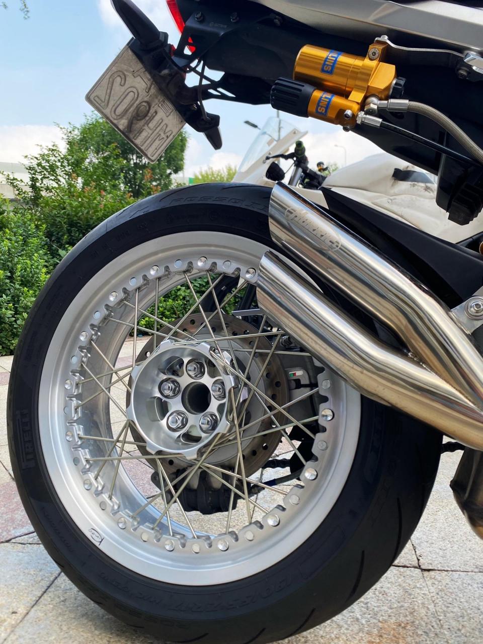 本田honda cb1000r.复古风拉满的一台公升溜街利器 本田 机车