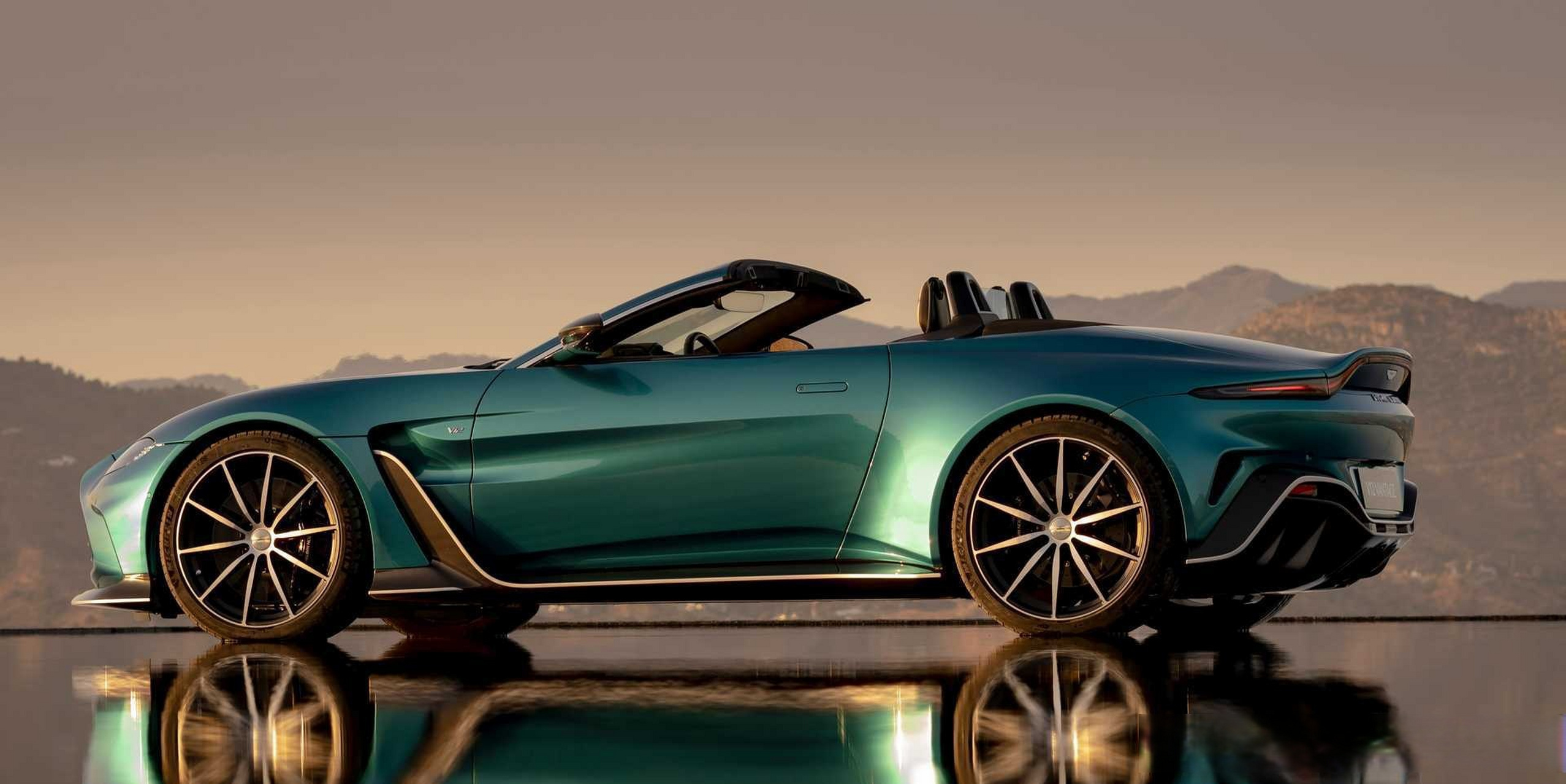 阿斯顿·马丁 v12 vantage roadster,限量249台,已售罄