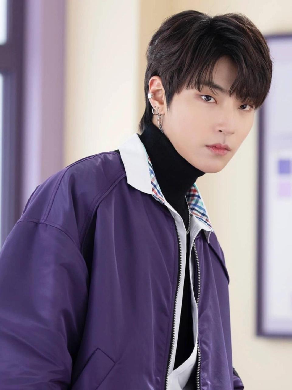 韩国明星no.37-黄寅烨ins图片