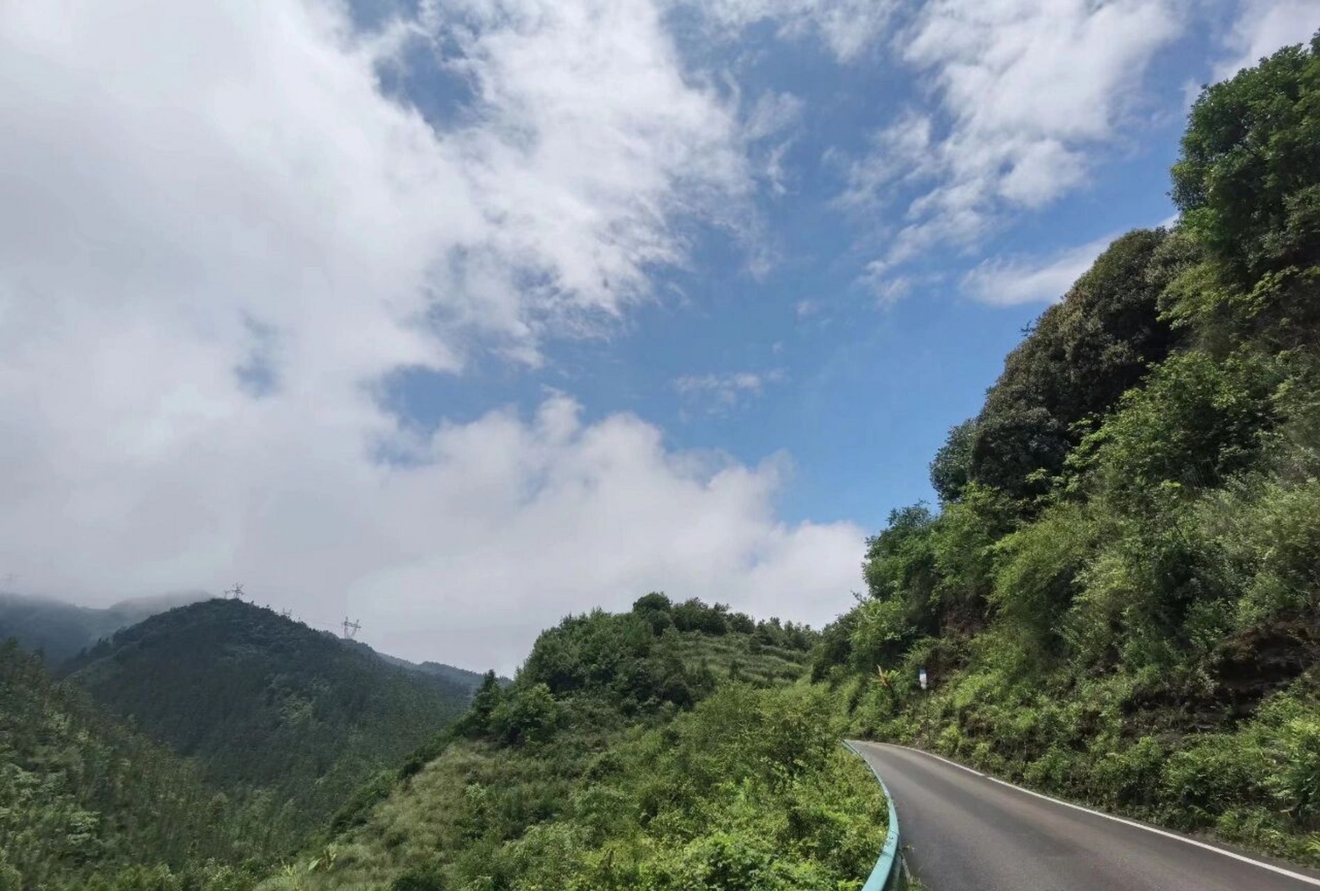 盘州九龙潭96 九龙潭景区,位于盘州市红果城郊,距盘州市中心约8.