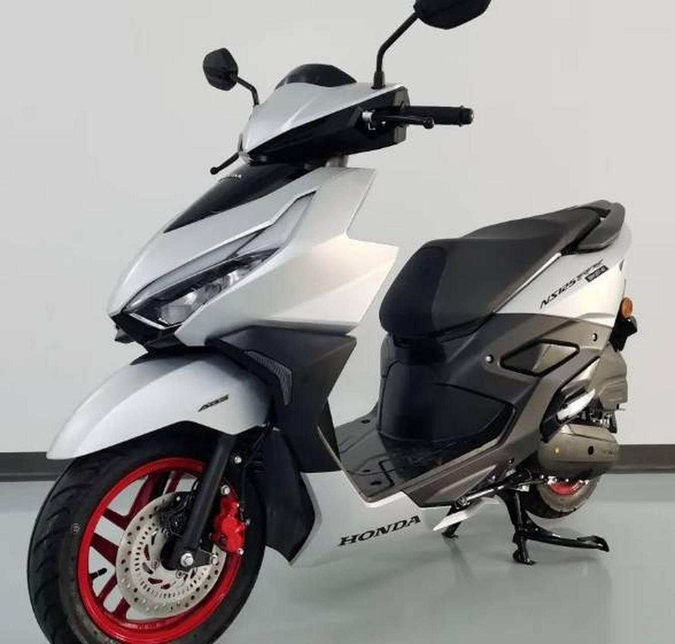 新大洲本田2024款(裂行)rx125带abs刹车系统