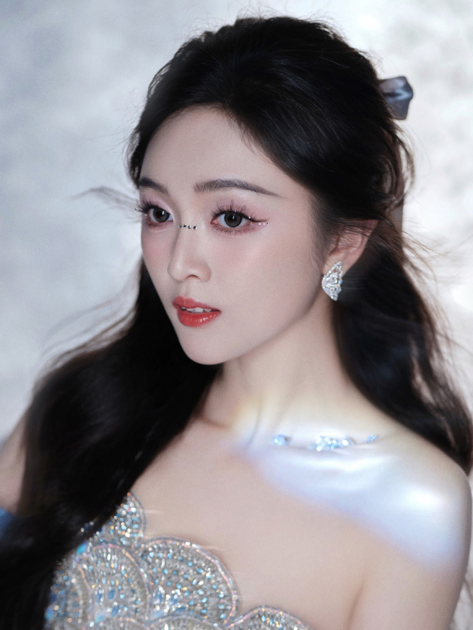 吴宣仪姐姐,美人鱼般的身材