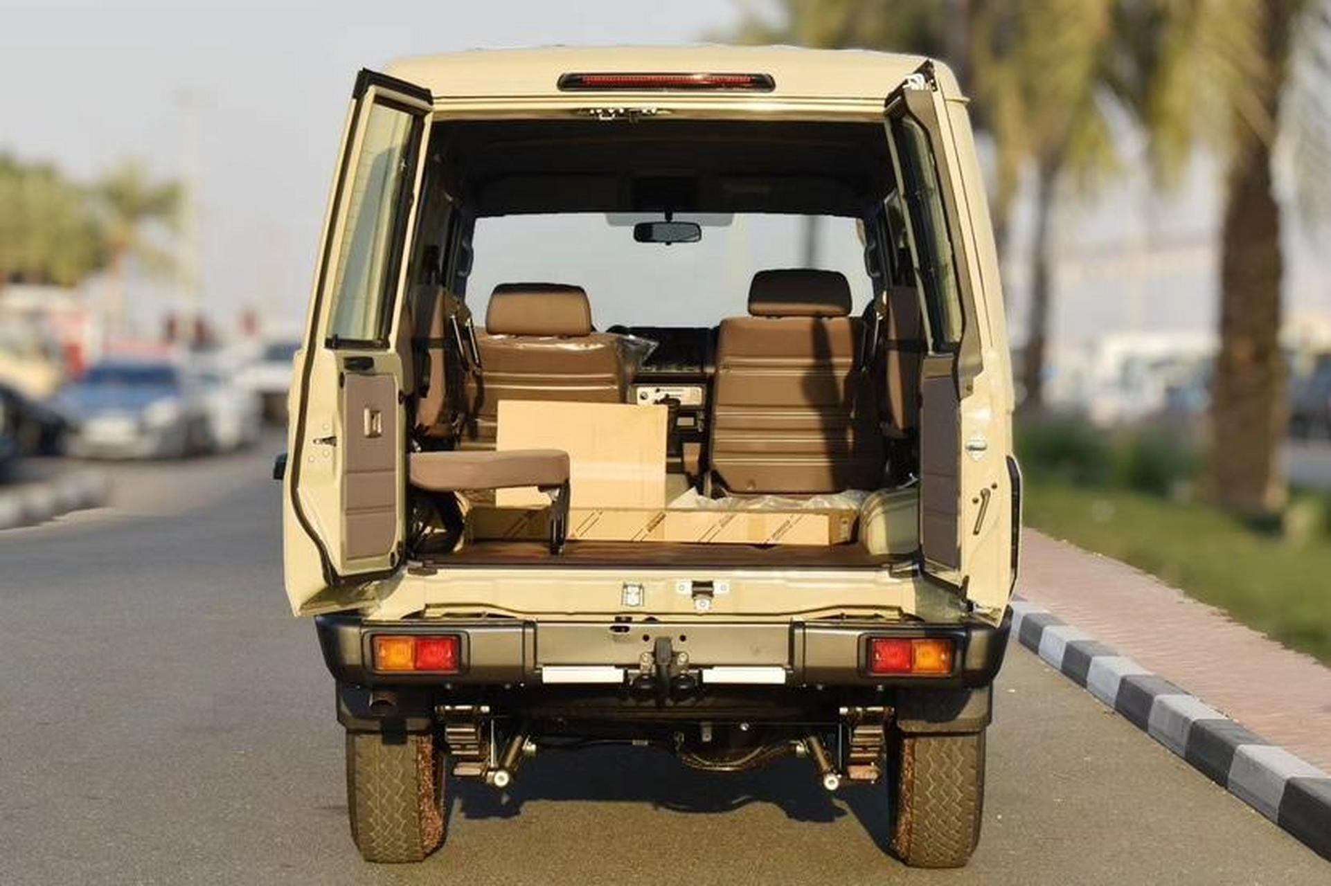 中东运兵车丰田lc78 4.