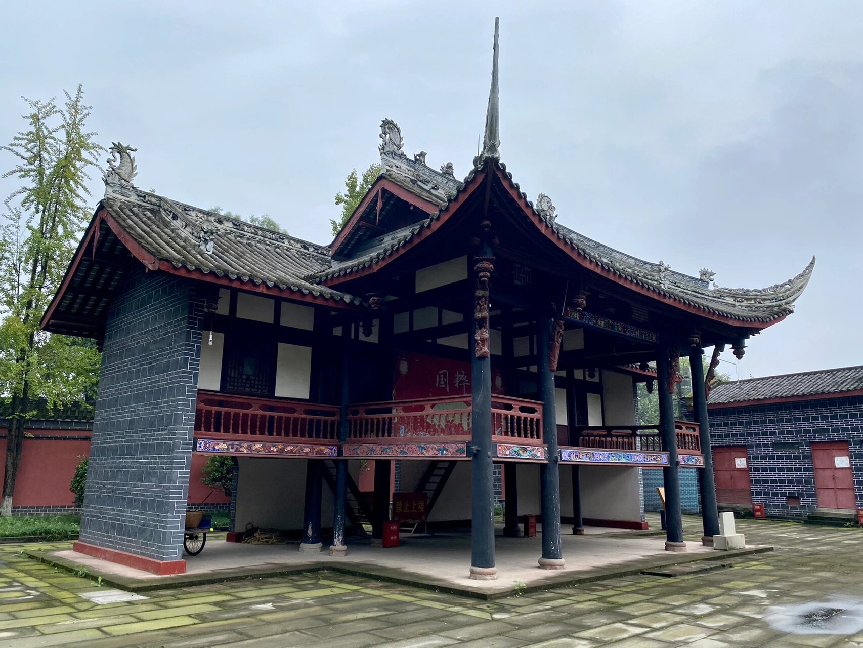 新津普兴万年戏台