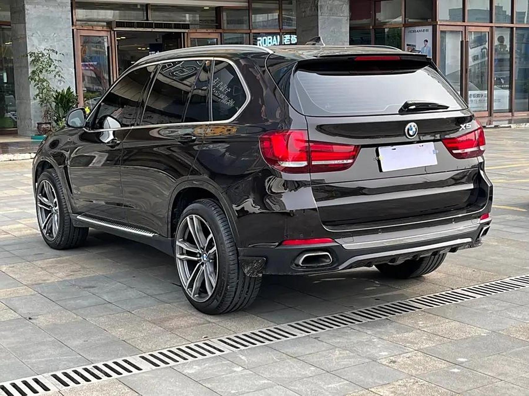 宝马x5(进口) 2017款 xdrive35i 典雅型 售价:22万 上牌日期:2018年06