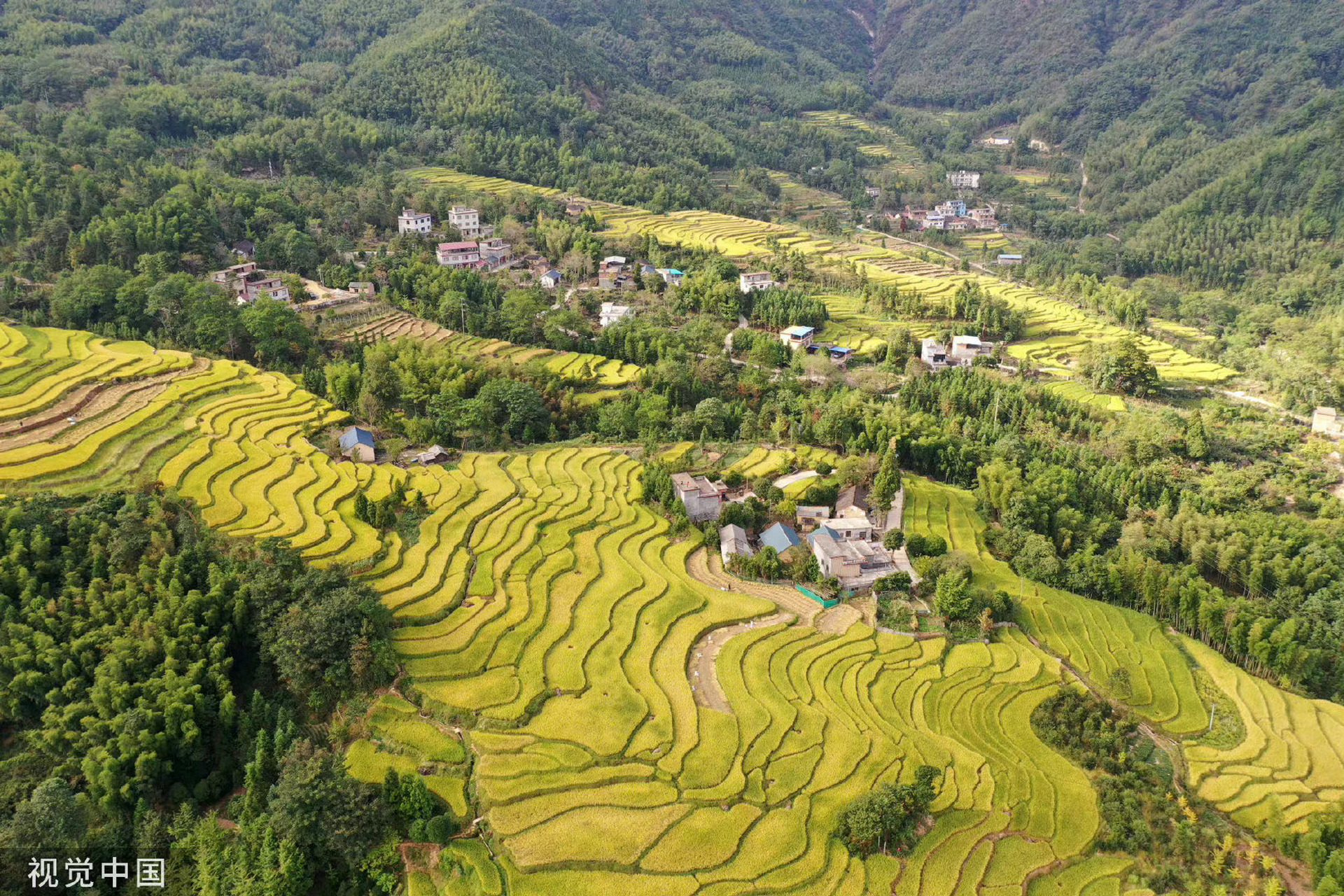 山村美景壁纸图片