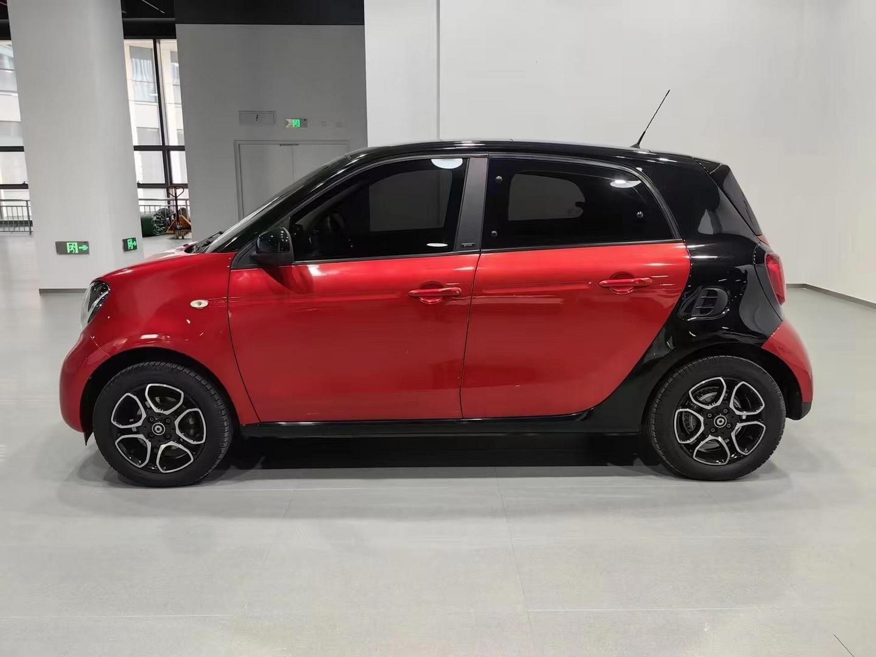 奔驰smart 四门 0.9t 公里数少.2018款 smart forfour 0.