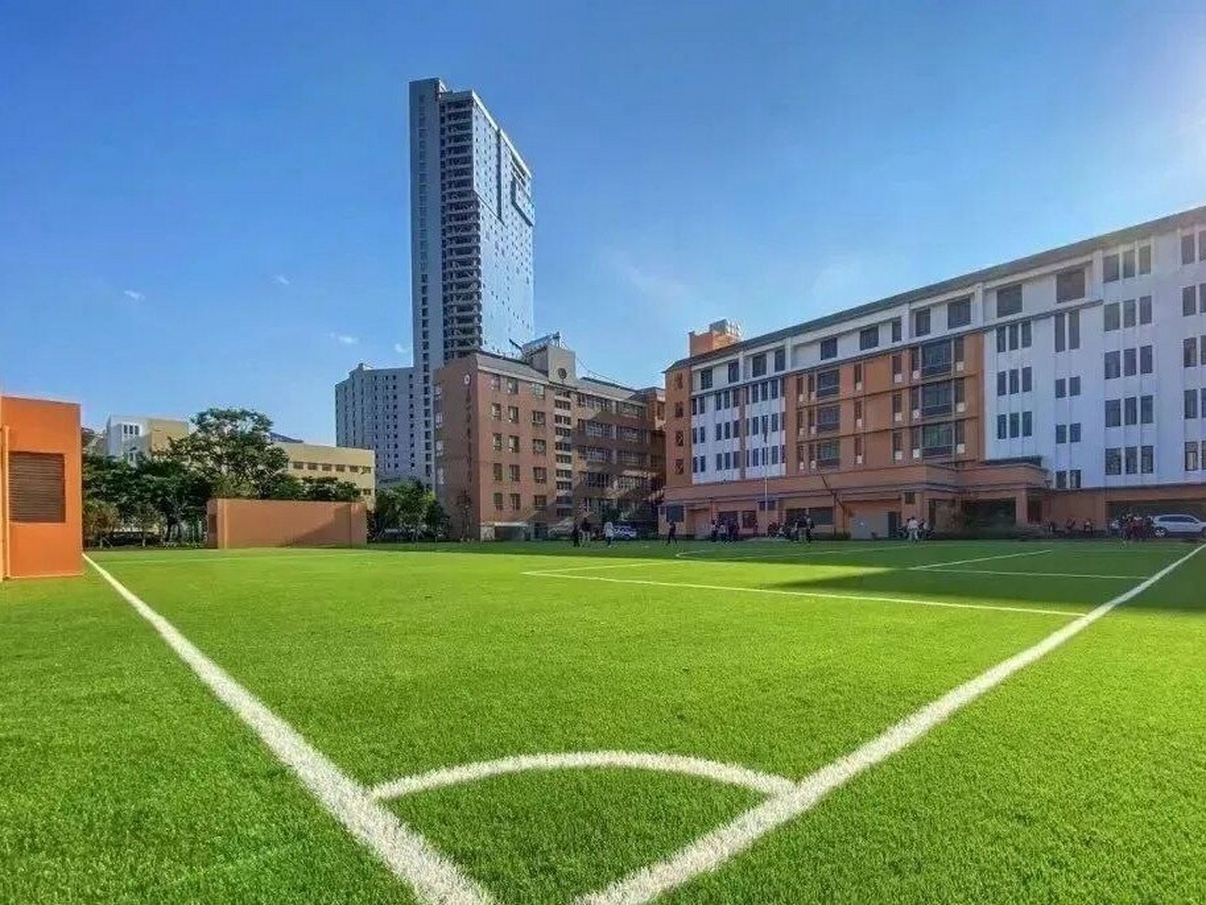 3 middle school of kunming),简称昆三中,学校是云南省一级一等普通