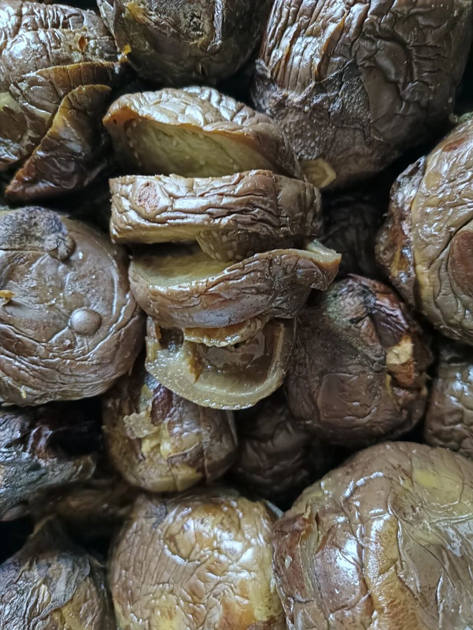 茄包的做法 茄包是我从小吃到大的,秋季是卖小茄子的季节,多买点,腌