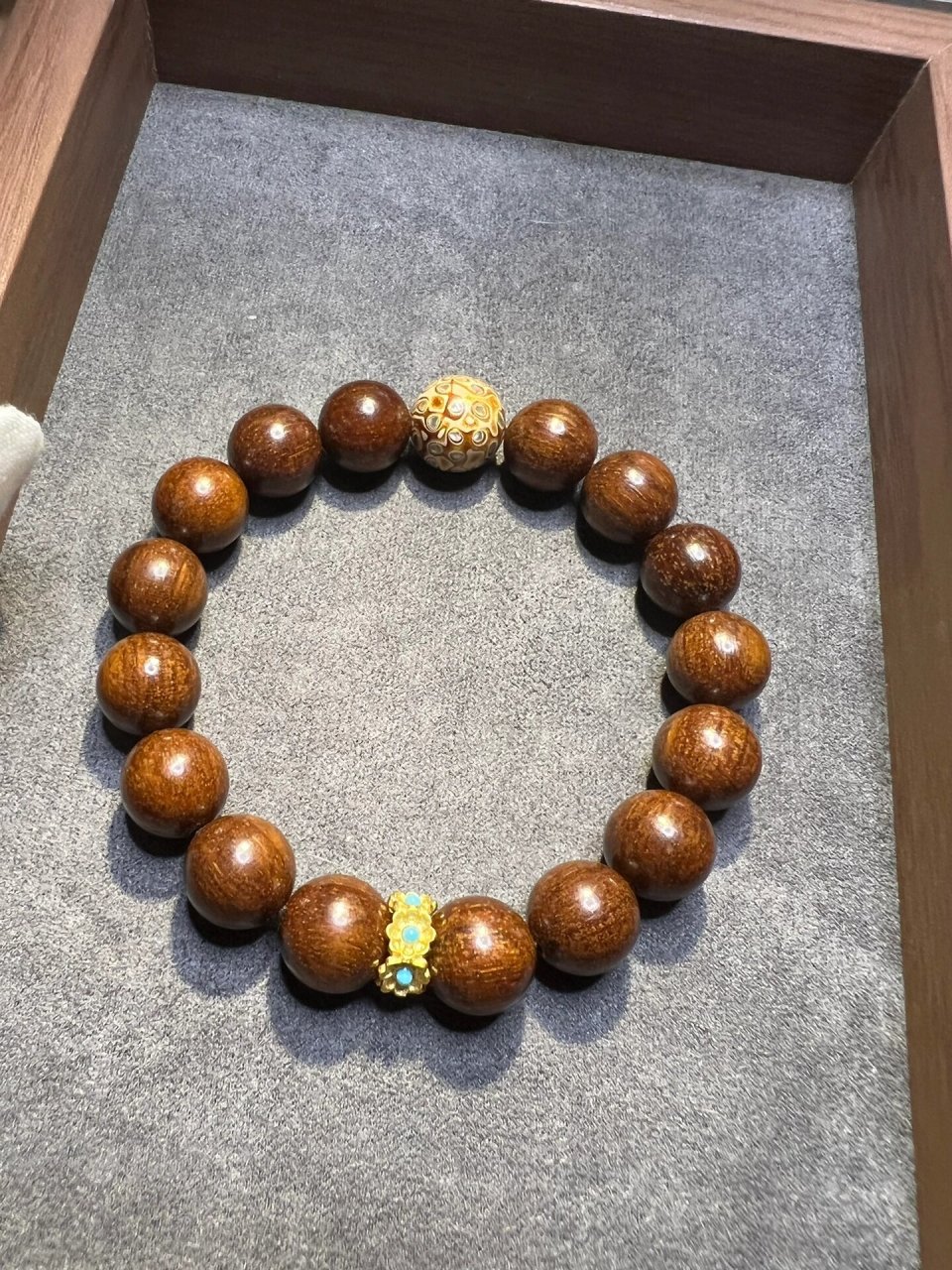 78今天给大家分享一款我最近的心头好——贡木手串!
