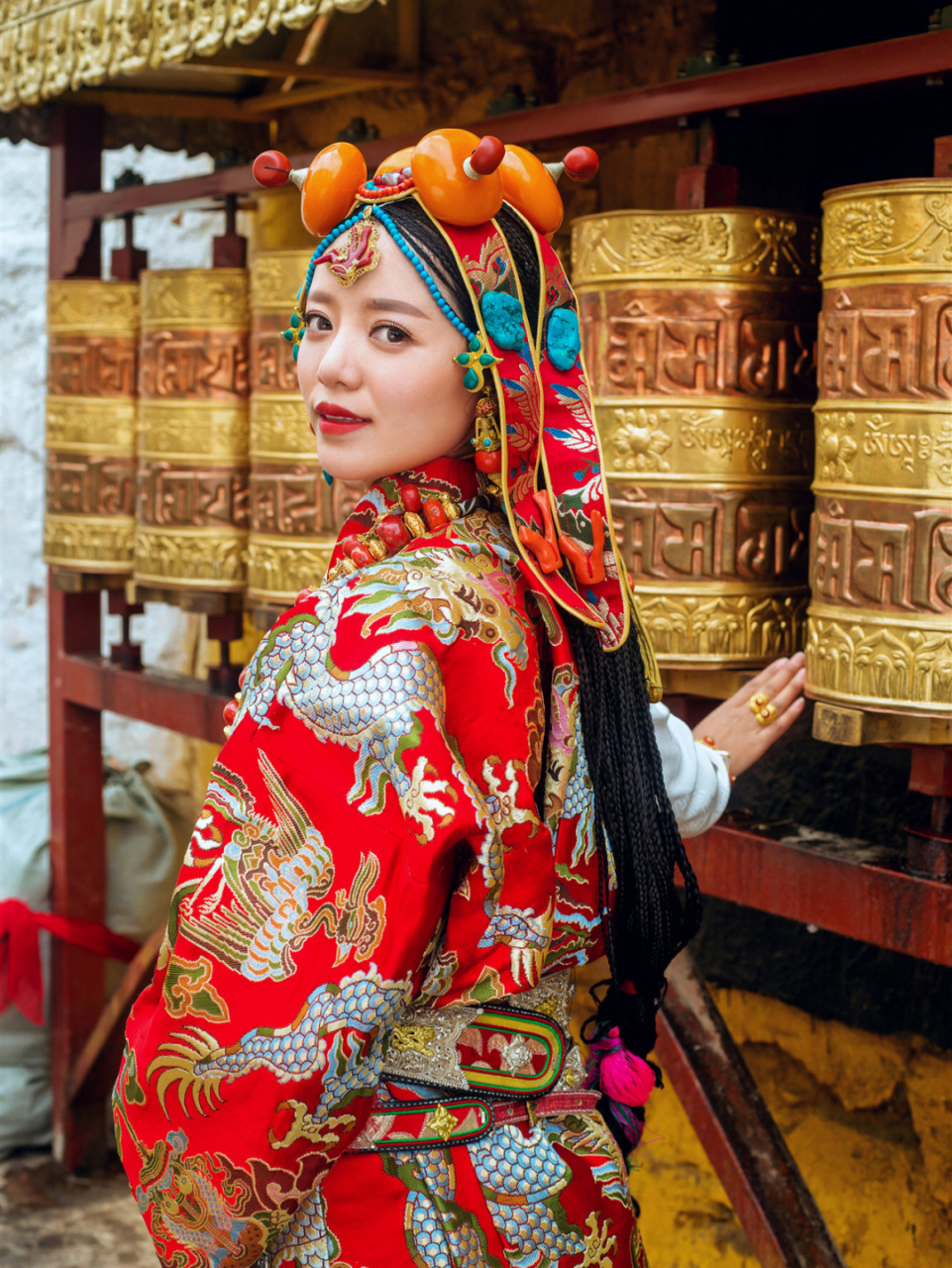 【拉萨八廓街】一组西藏藏装风,好看的藏装养眼,手工的藏装精致,选择