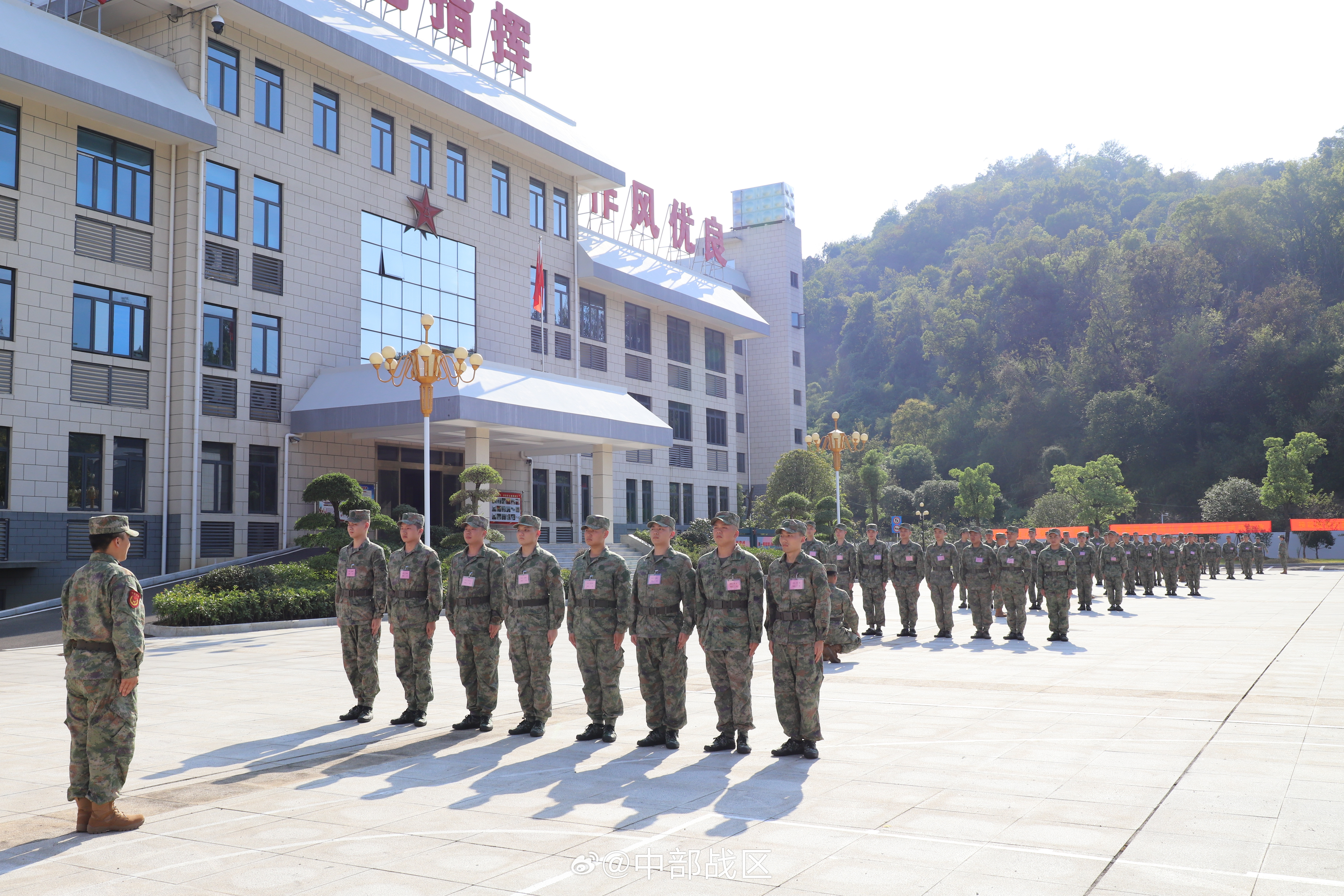 黄石市军营图片郴州市驻部队武汉有当兵的地方有哪些武装部训练照片
