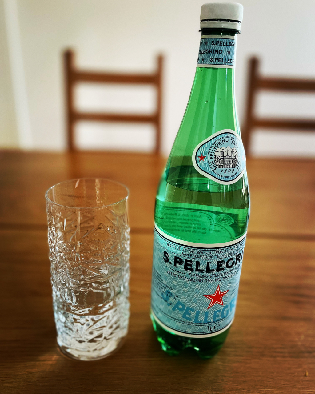 气泡水中的奢侈品 圣培露s.