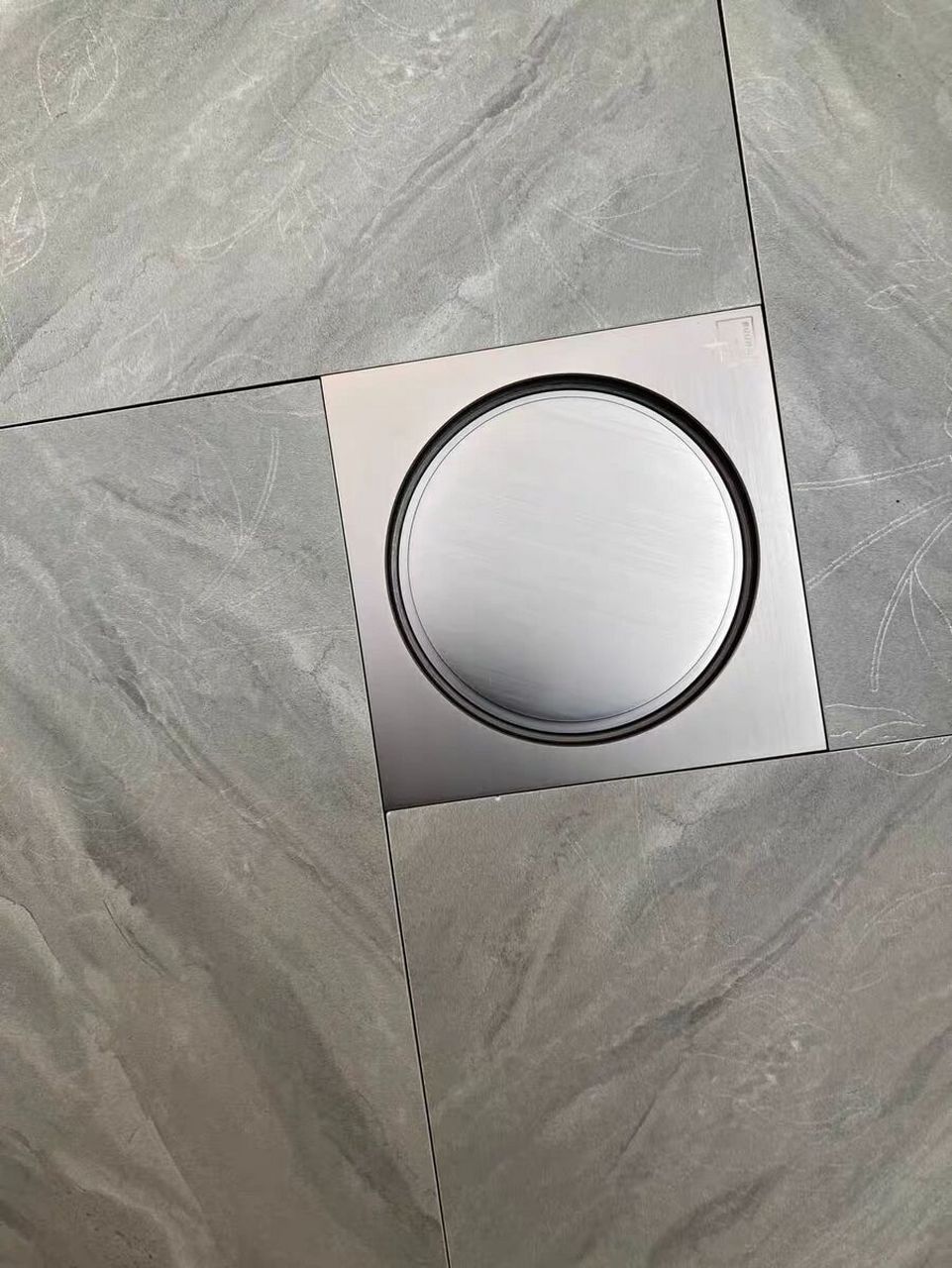 设计美观,用料扎实,一直很受欢迎 淋雨地漏,干区地漏,隐形地漏,角阀