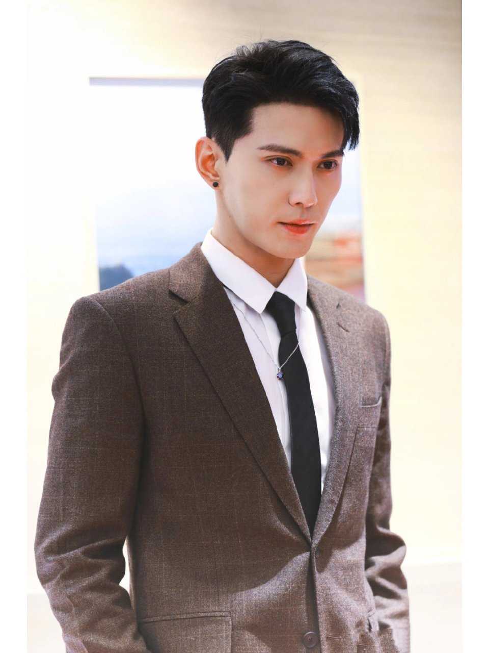 徐正溪 西装革履的好帅好帅呀,是谁家男神啊