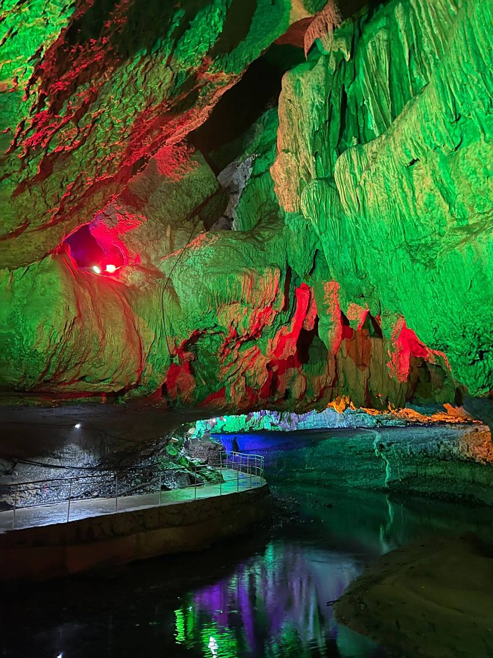 "华东第一洞"池州大王洞《安徽》 自驾从池州市区导航大王洞风景区,走