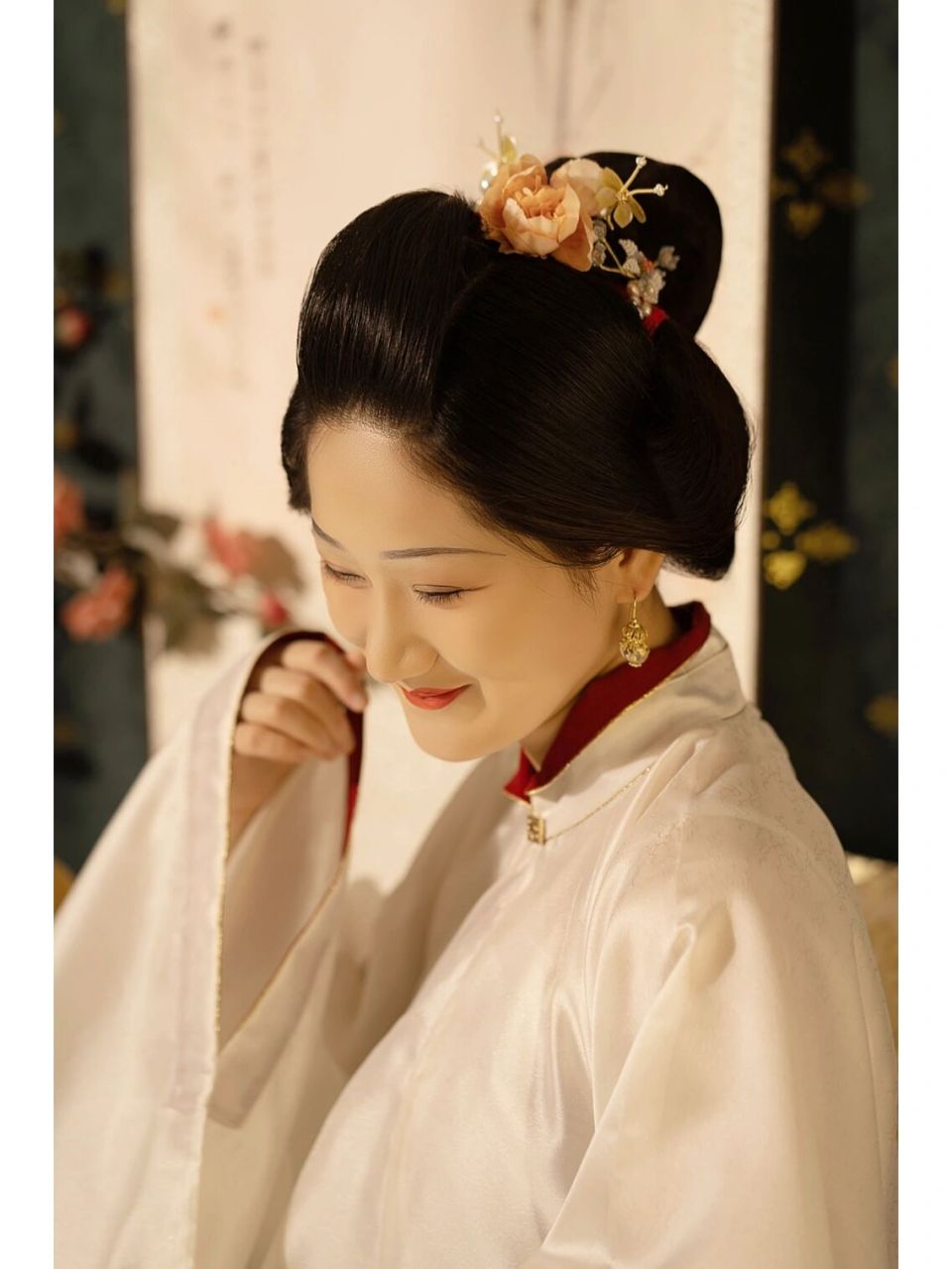 明代最流行的发式———三绺头 明代的三绺头77堕马髻 三绺梳头