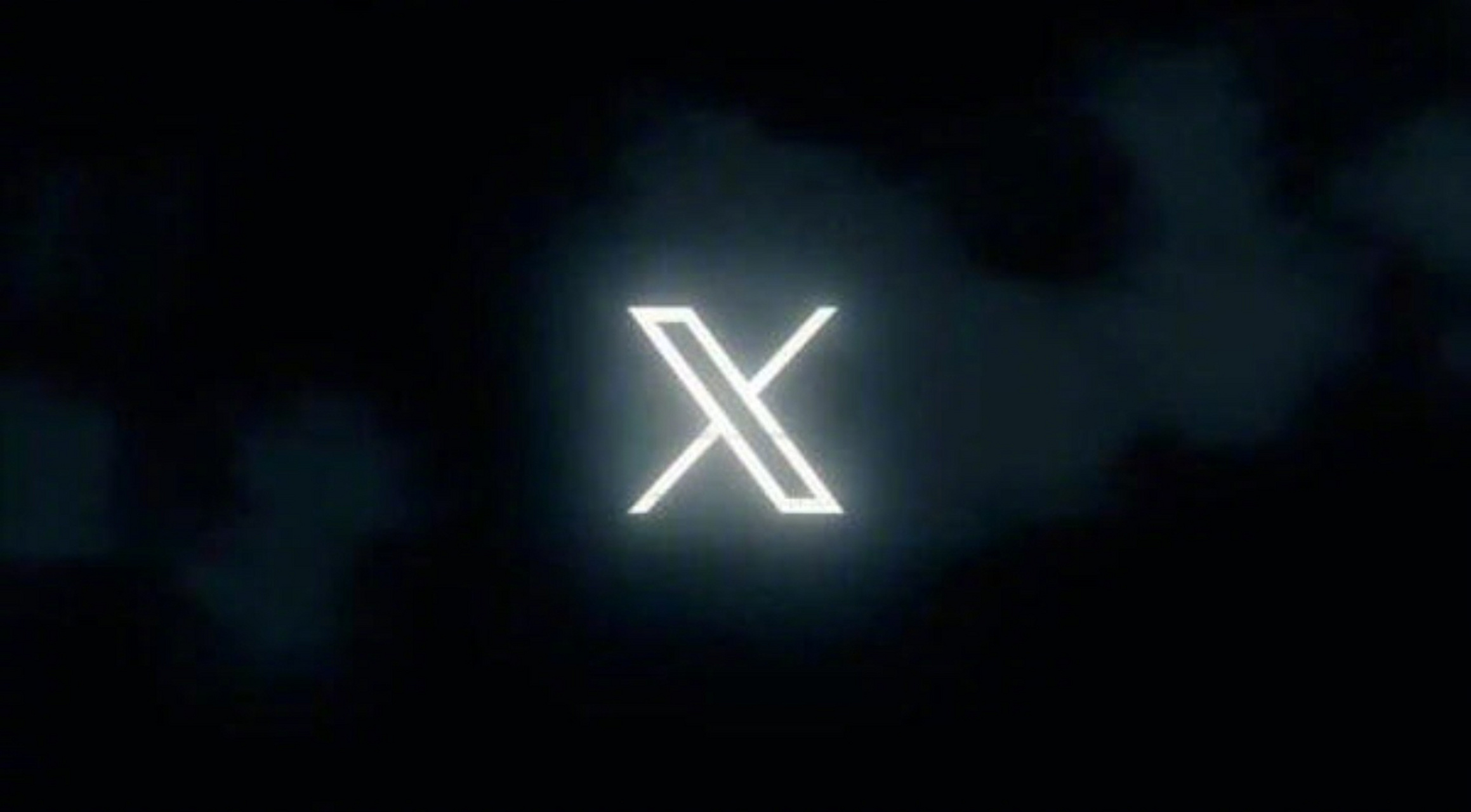 【#推特app图标正式变为x# 马斯克宣布月活用户创新高】  7 月 29 日