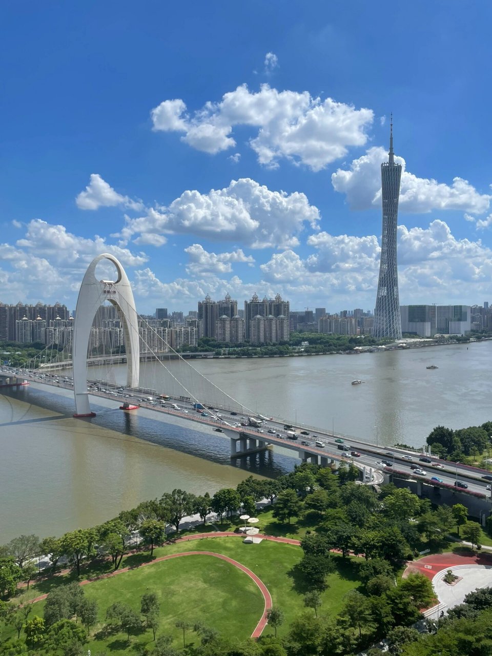 广州猎德大桥与广州塔远眺