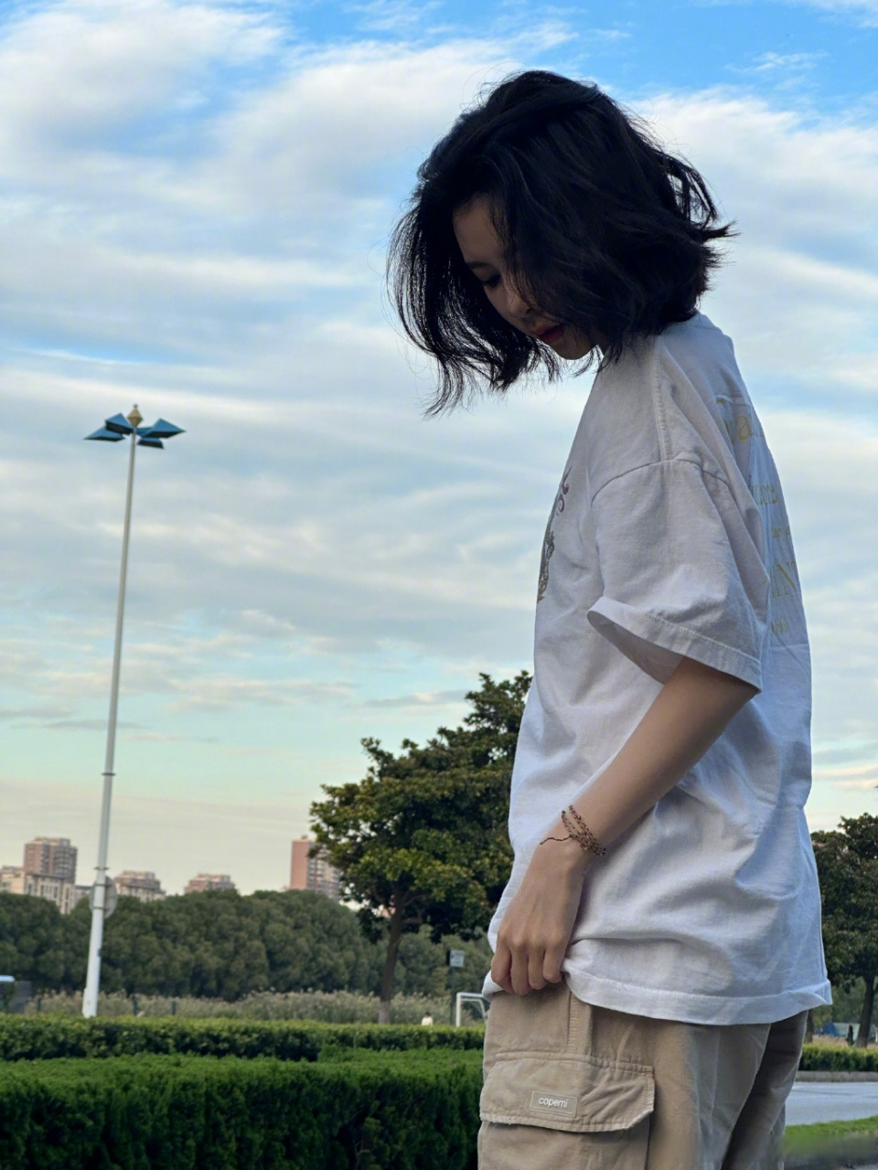 宋妍霏剪短发了#宋妍霏真剪短发了#cecilia宋妍霏 晒出一组短发随拍