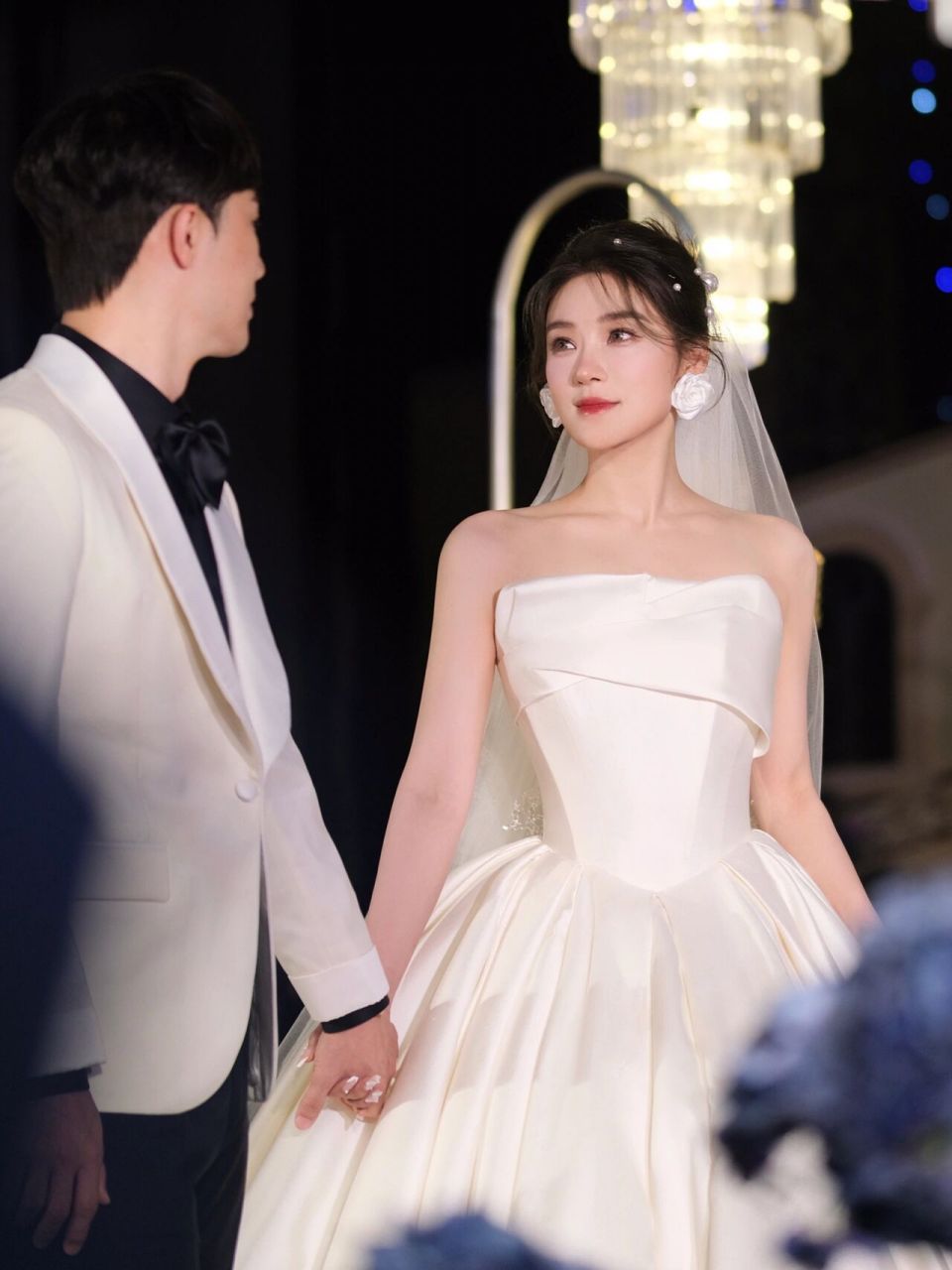 拉丁舞的王与后97侯垚和庄婷今日大婚!