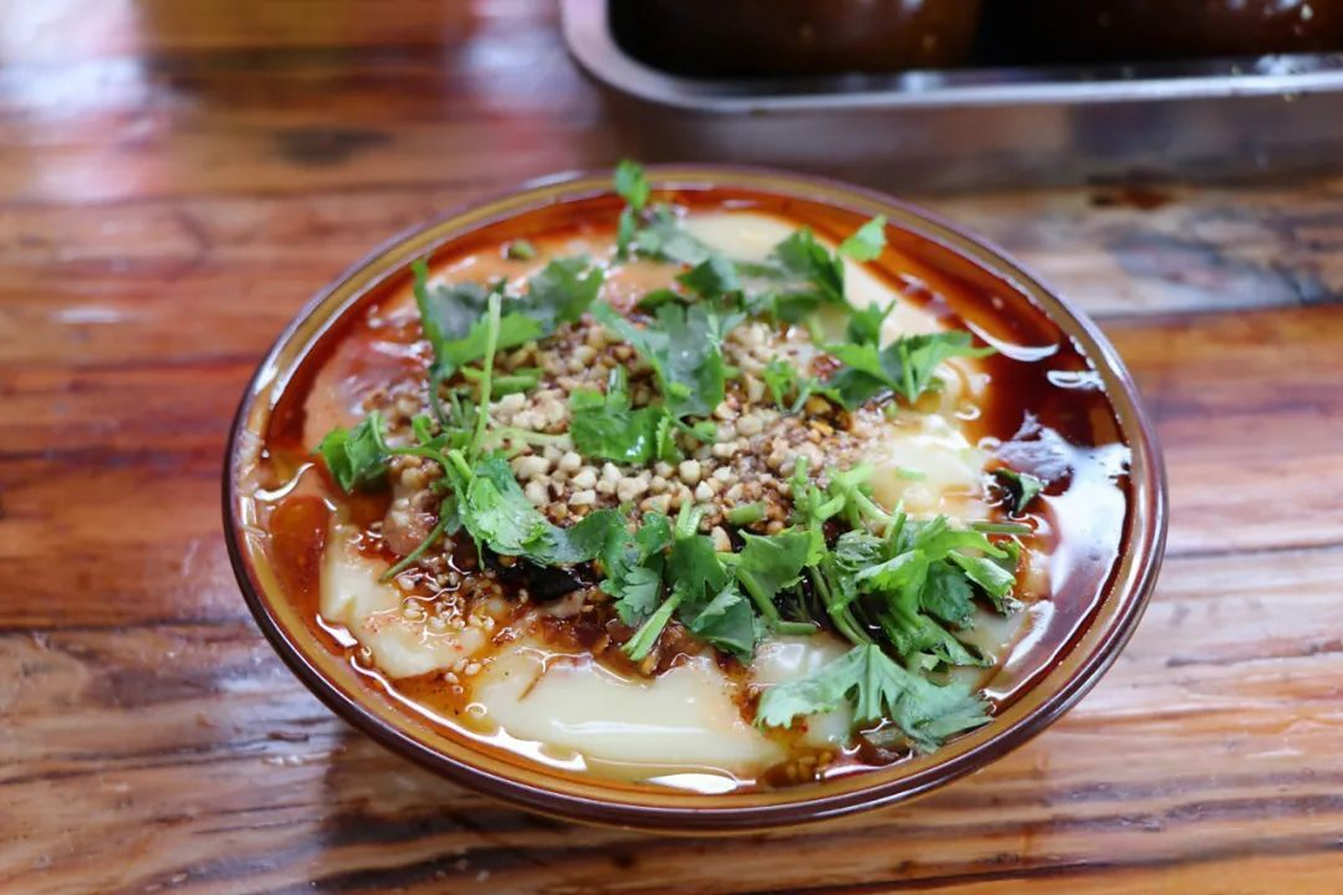 腾冲有着数不尽的美食,舌尖上的稀豆粉工艺精致,口感细腻丝滑;传说救