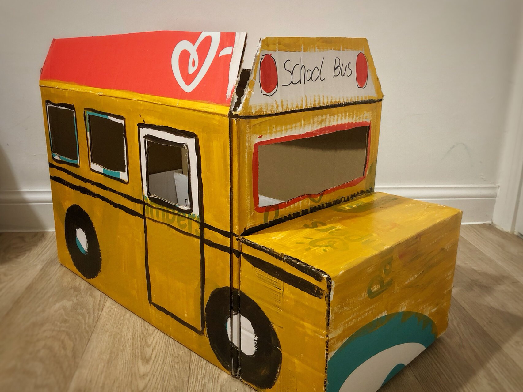 纸箱改造校车wheels on the bus同款,附步骤 小朋友特别爱看wheels on