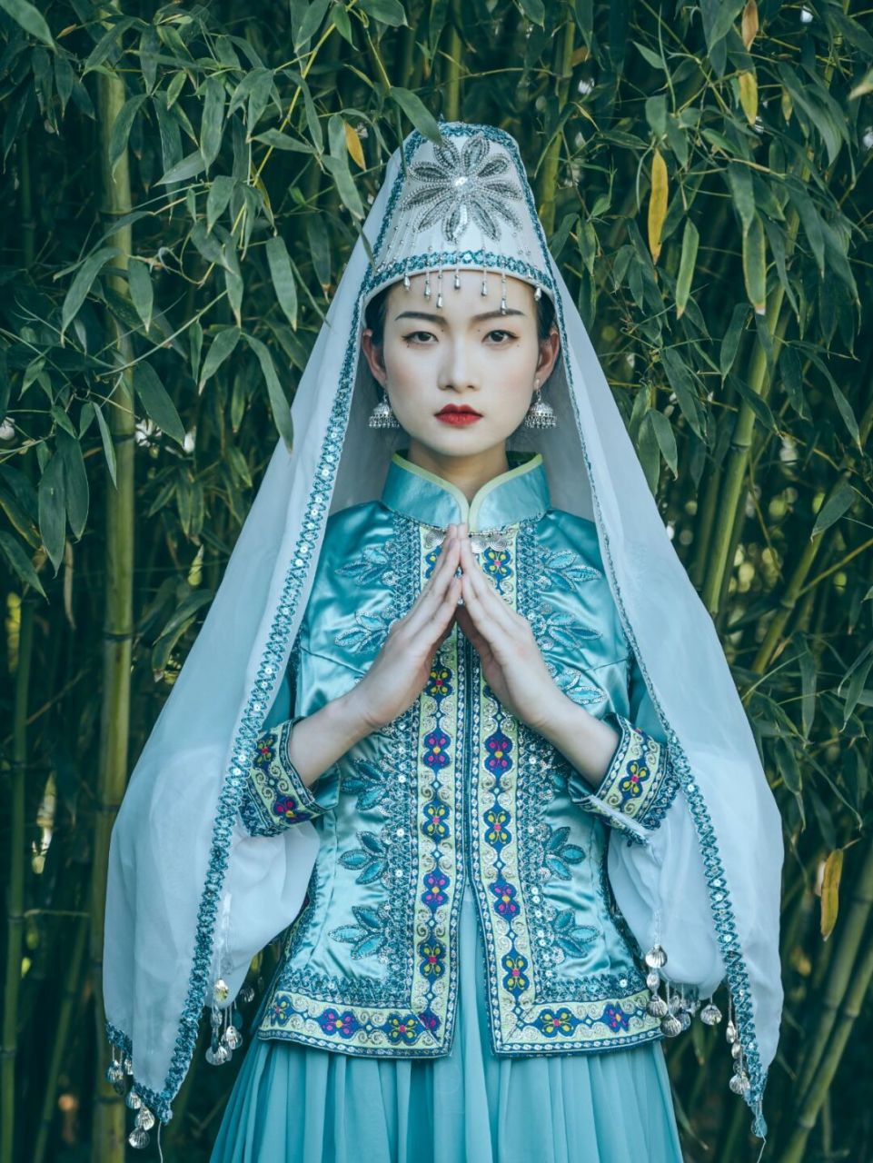 🍒撒拉族简介: 撒拉族自称"撒拉尔",简称"撒拉".撒拉族是古代西突厥