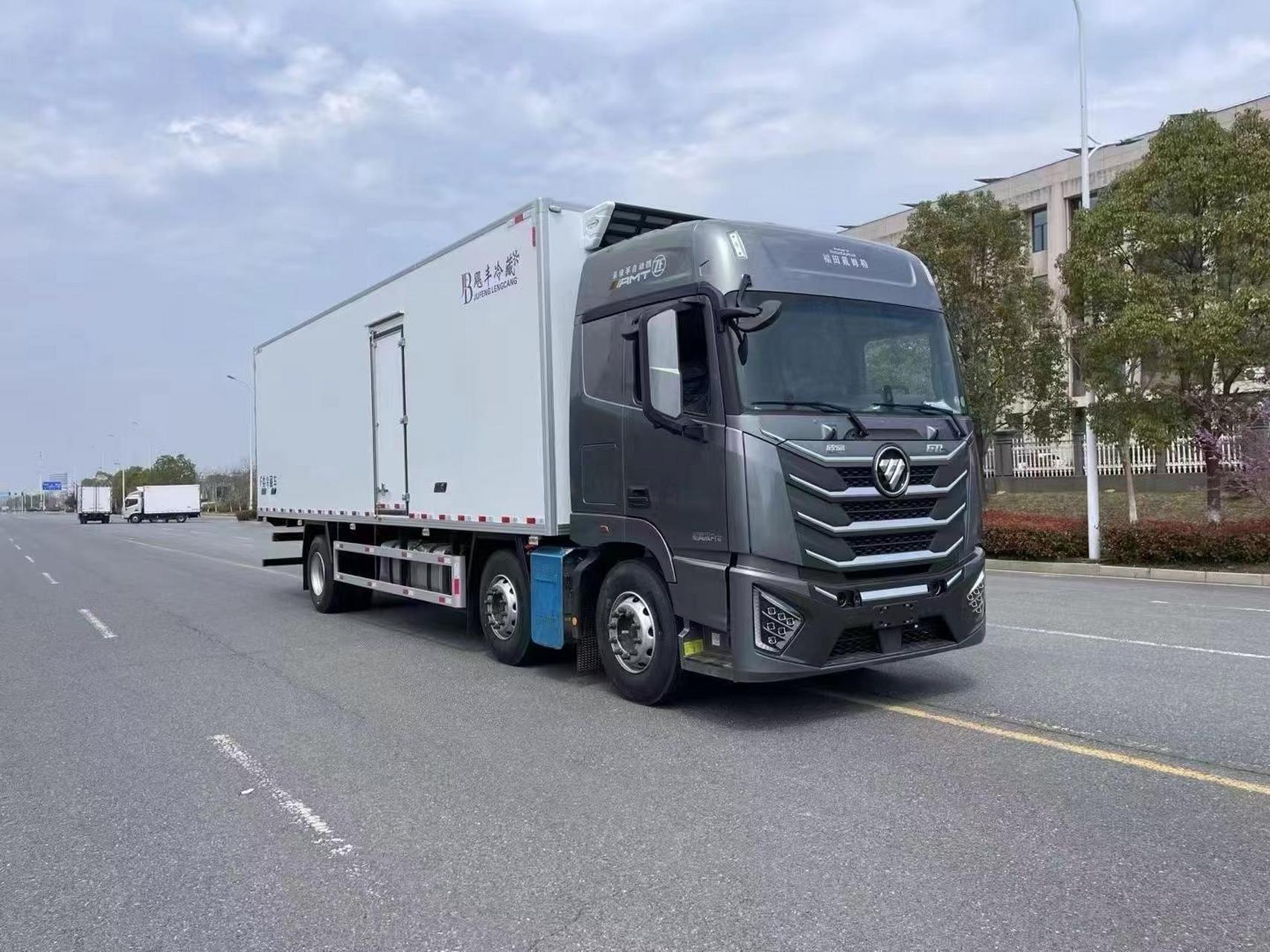 三轴9米6福田欧曼gtl星翼版冷藏车.