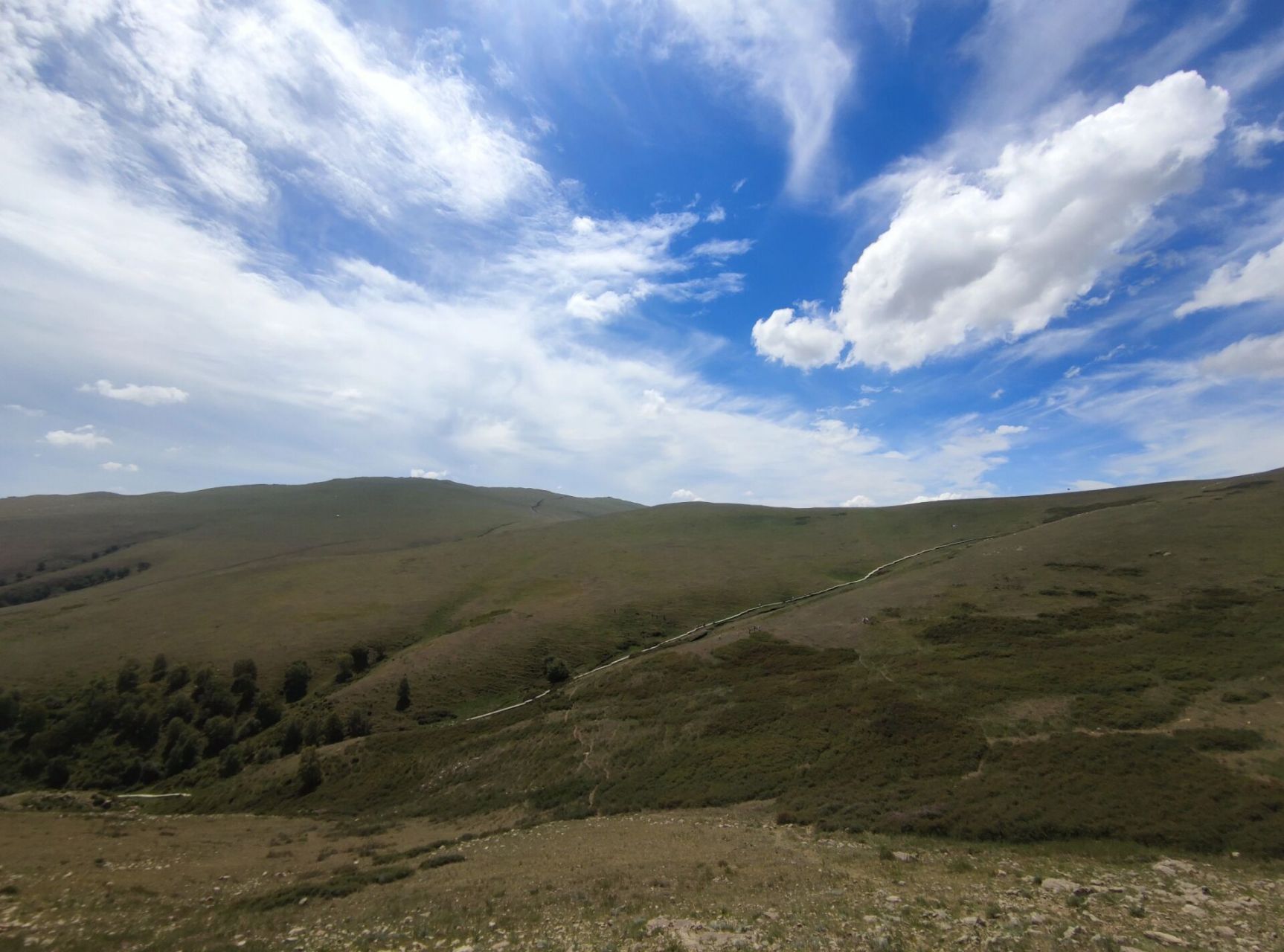 包头值得一去的地方  春坤山位于九峰山北麓固阳县境内,距固阳县城56