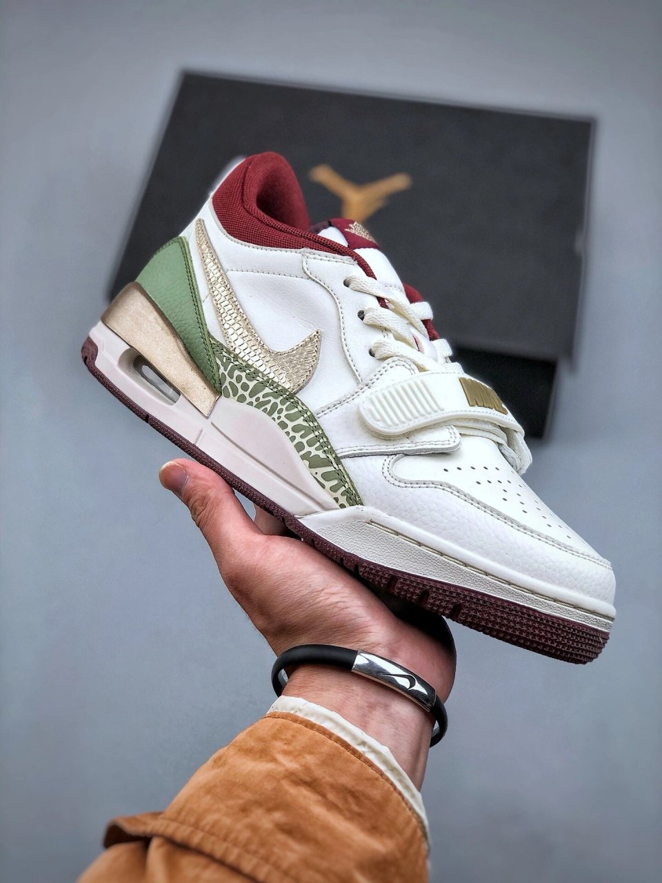 aj312龙年限定 air jordan legacy aj312 低帮 cny龙年限定白绿 鞋身