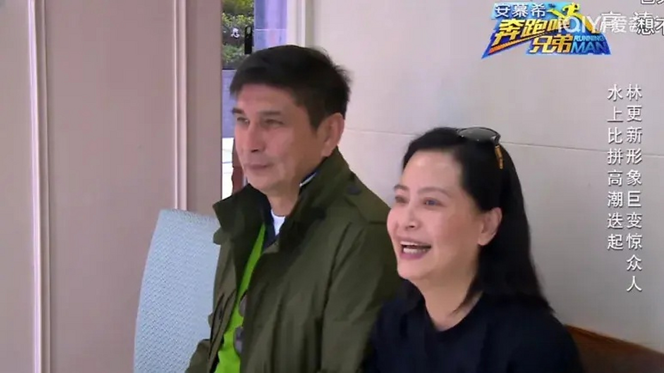 原来angelababy的微笑唇是遗传她的爸爸