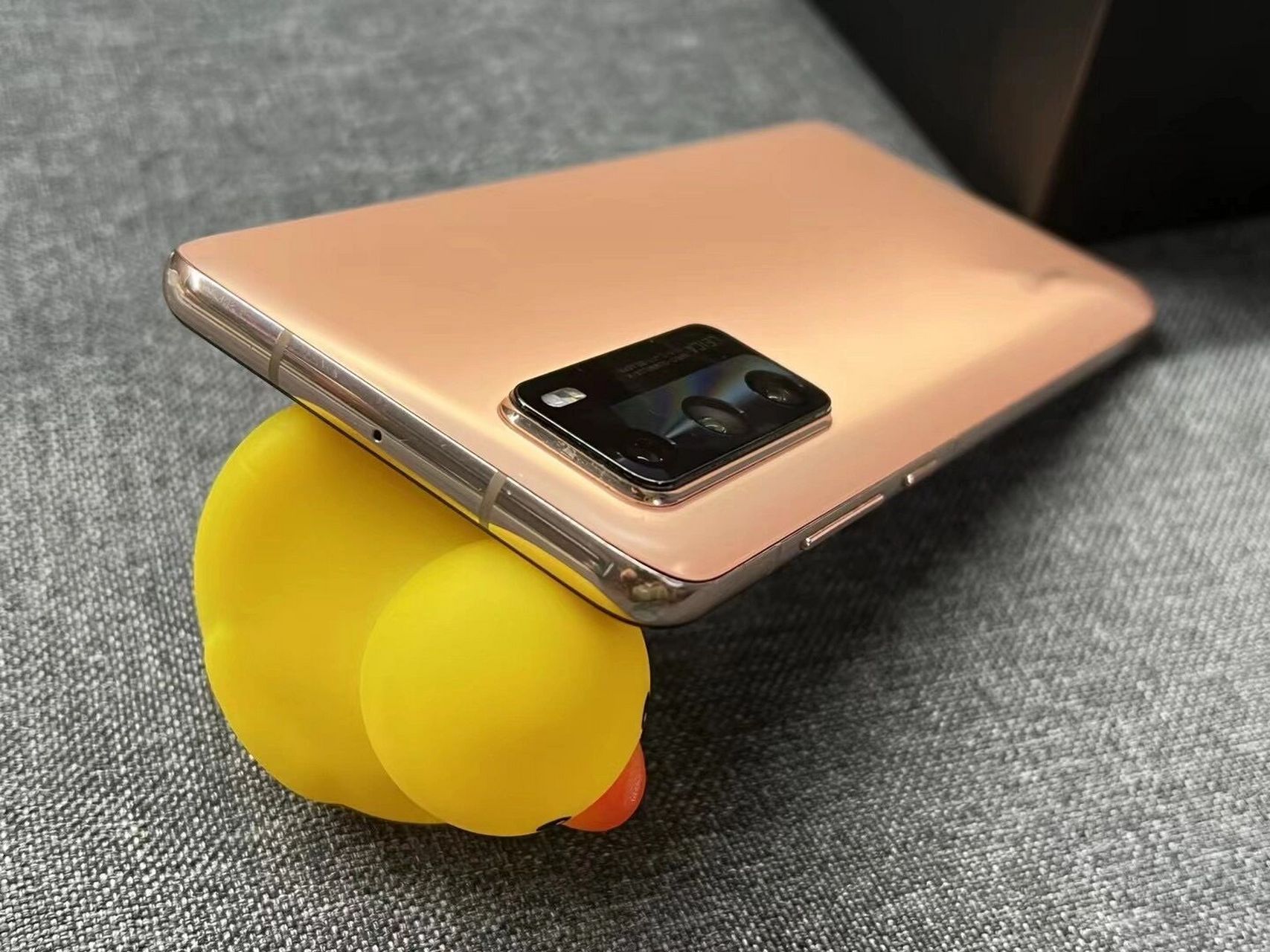 华为 p40 8 128 金金 5g华为p40  8 128g  金色,边框小磕碰,麒麟990