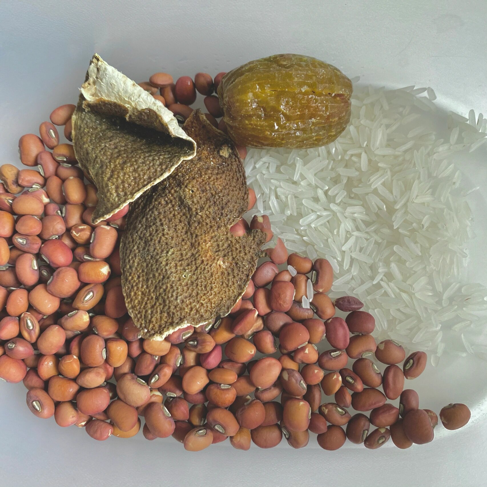 野刺苋是农村常见的一种野菜,也有土人参之称,一般用茎头来煲汤,性凉