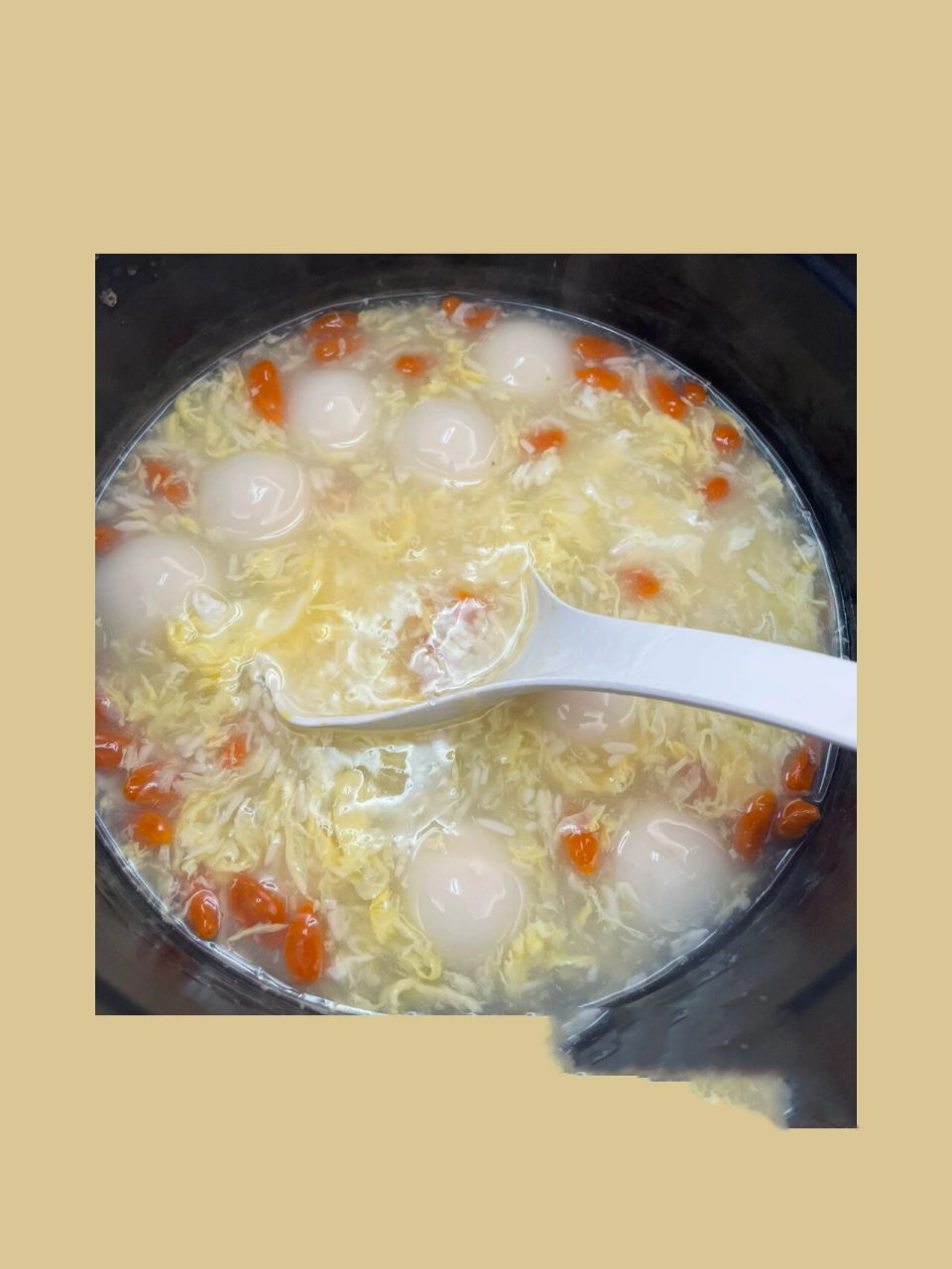 我感觉我掌握了甜酒汤圆冲蛋的终极做法 冷水下锅放甜酒酿,水开后放入