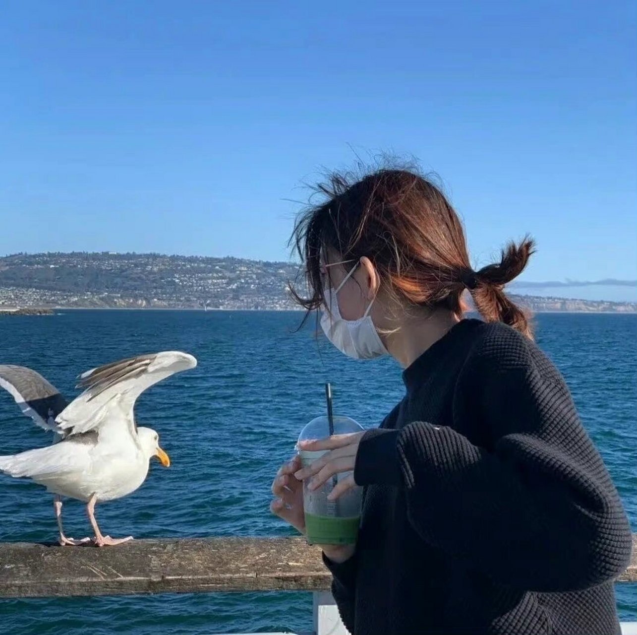 看起来超自然的氛围感女生头像