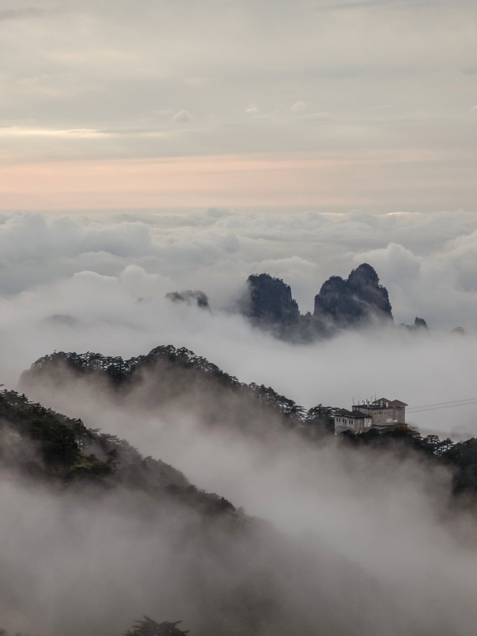 黄山云雾图片