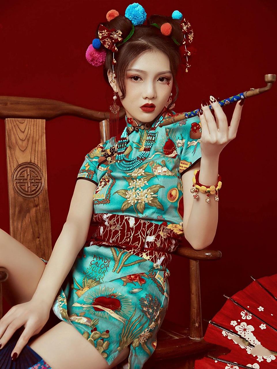 95国潮旗袍|甜辣国华风韵|少女写真 96这样炫酷甜辣的国潮写真还