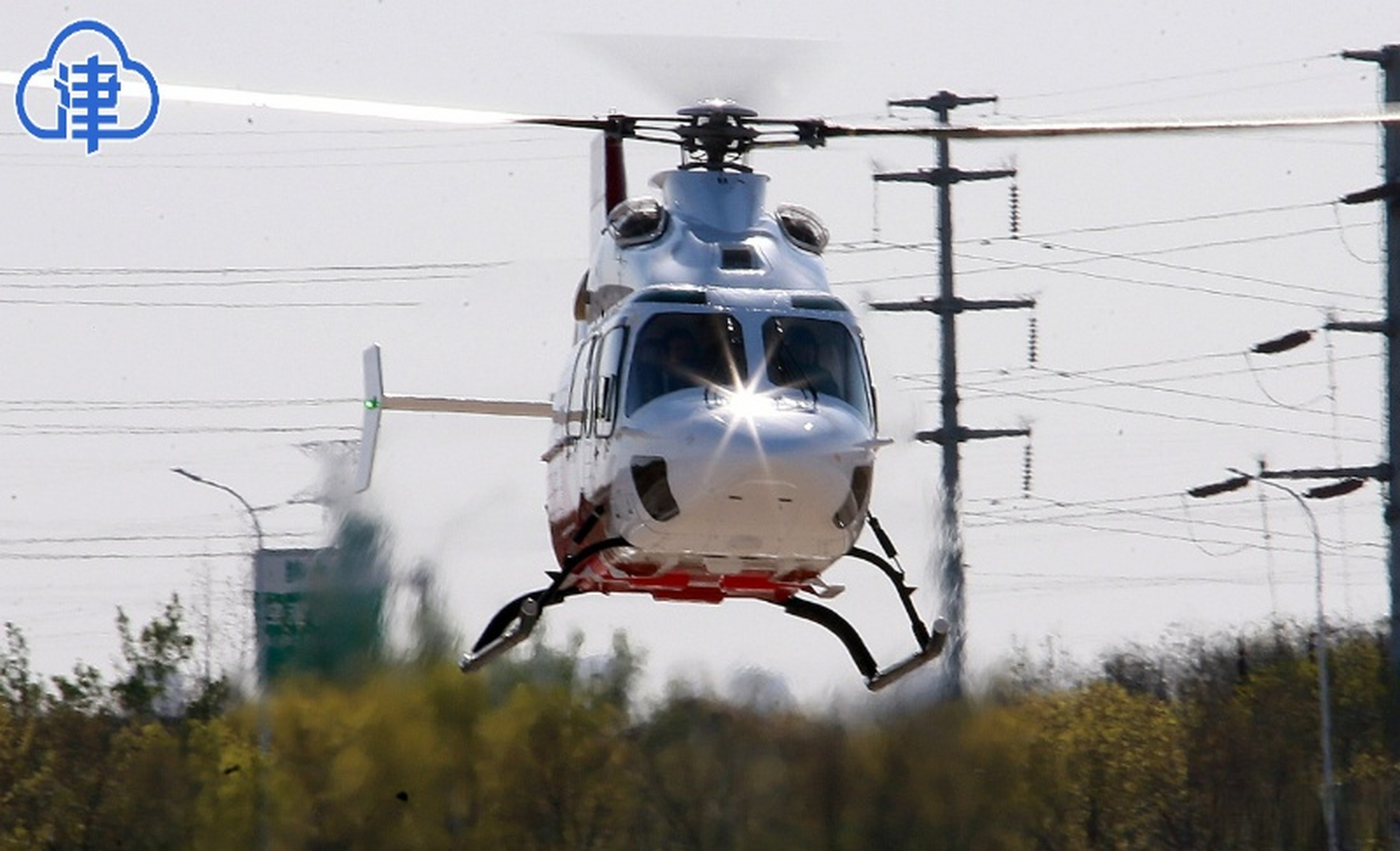 由航空工业全新研制的四吨级先进双发多用途直升机"吉祥鸟"ac332,在