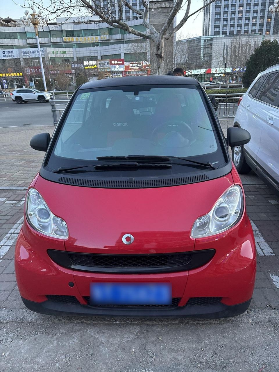 近2012年奔驰smart,1.0硬顶.