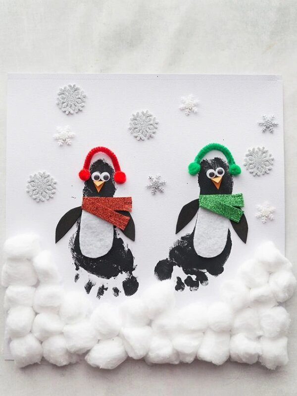 趣味棉花粘贴画 制作的方法:先将想要拼贴的图案用彩笔或者蜡笔花在