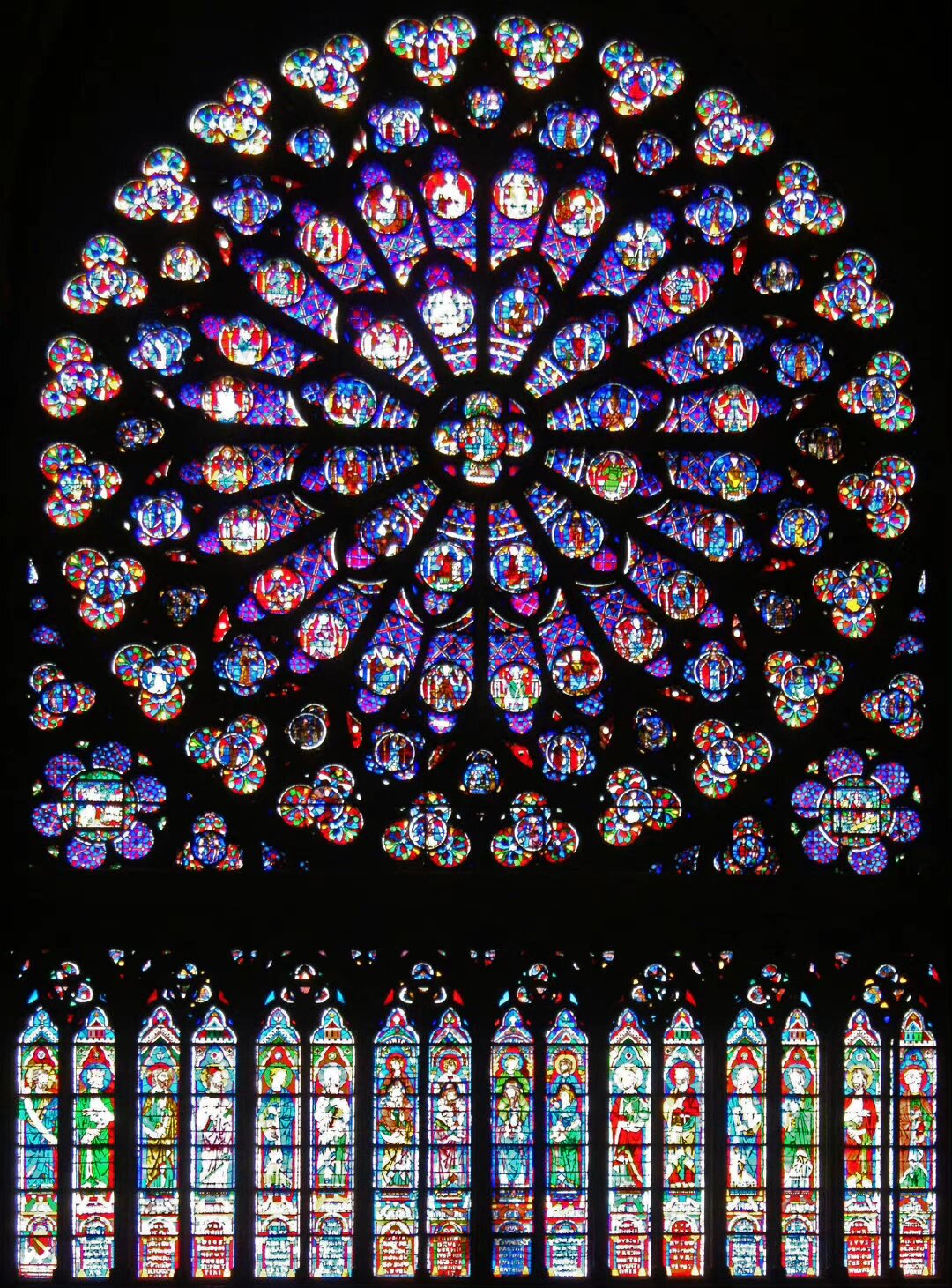 在伊斯兰教的清真寺,教堂玻璃艺术也很常见.