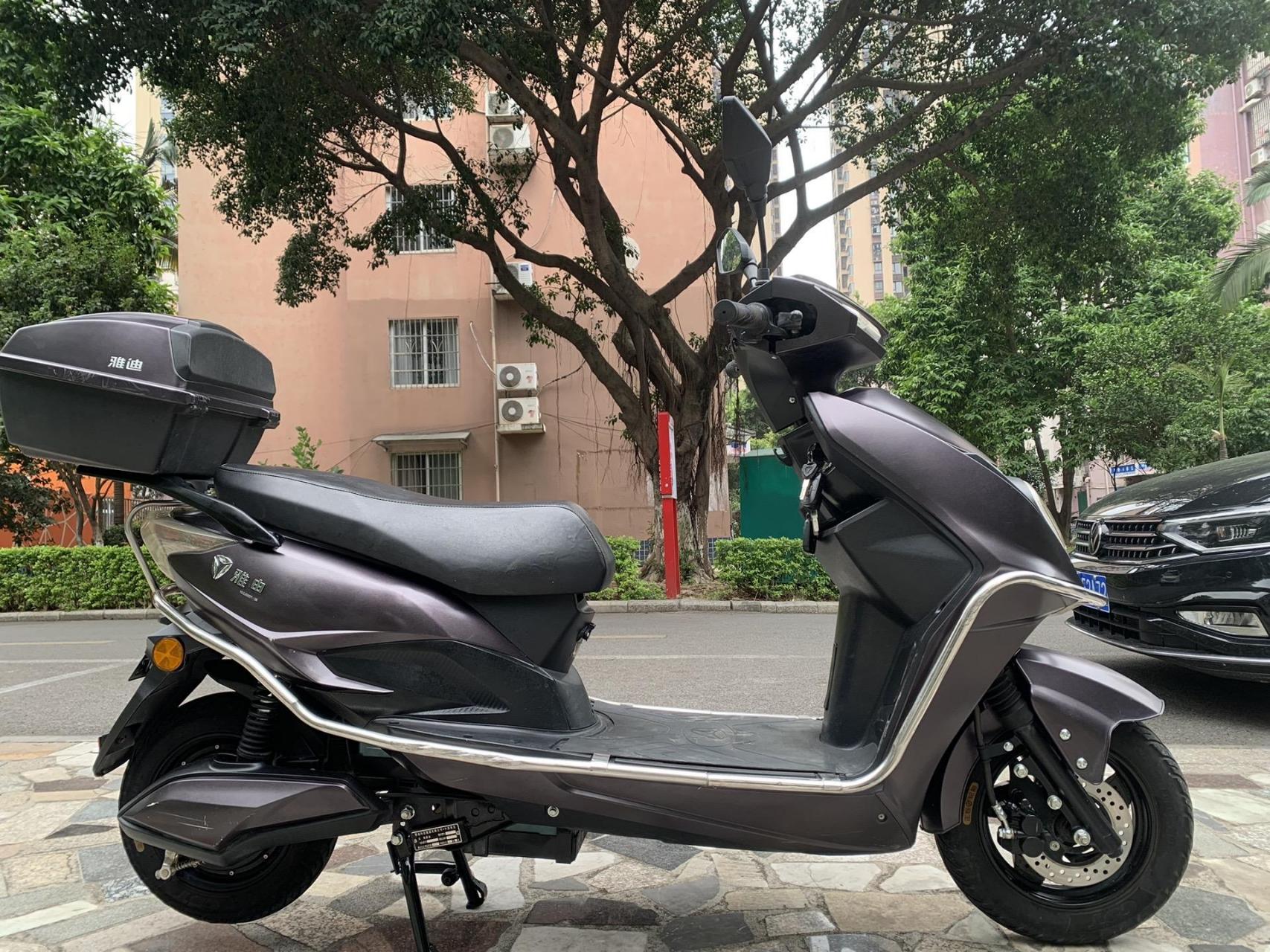 72v雅迪新款战威,6个天能全新电池保15个月,9成新,有发票,两把原装